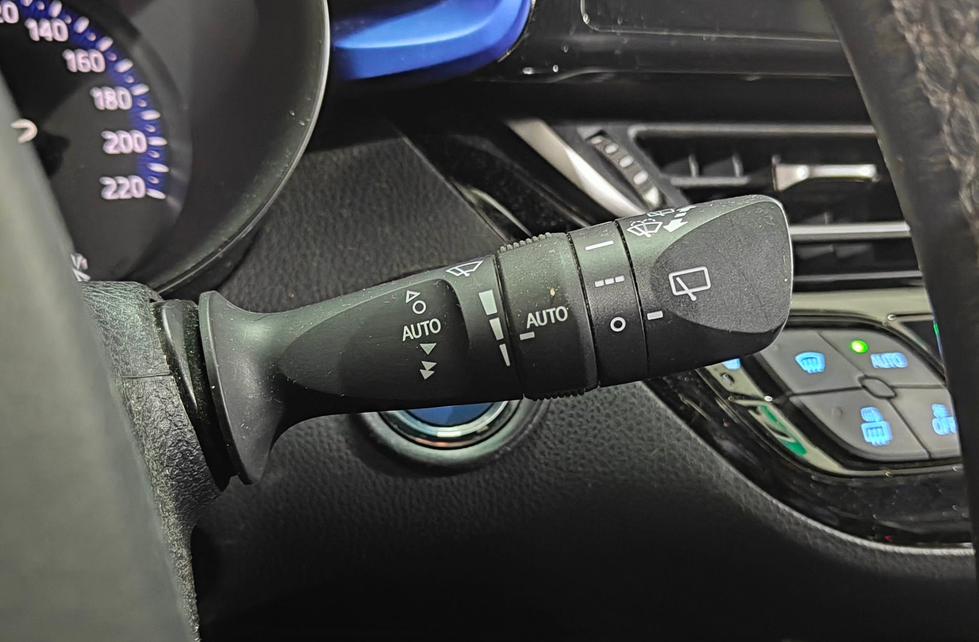 Toyota C-HR 1.8 125H Dynamic Plus - foto 32