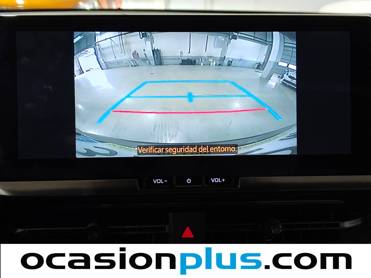 Equipamiento del Toyota C-HR Toyota C-HR 140H Advance  (140 CV)