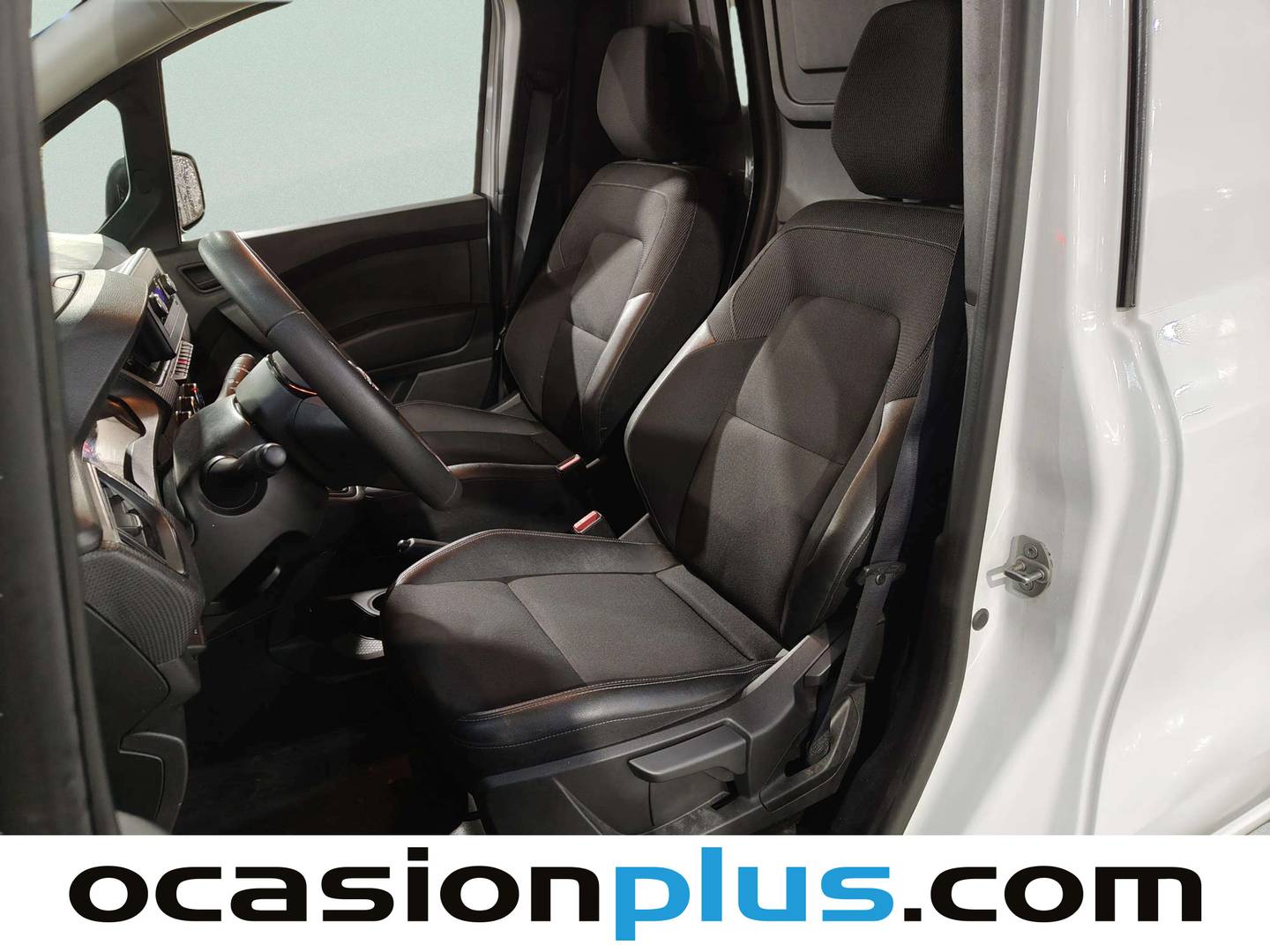 Foto asientos delanteros Nissan Townstar Nissan Townstar 1.3G L1 Profesional (130 CV)