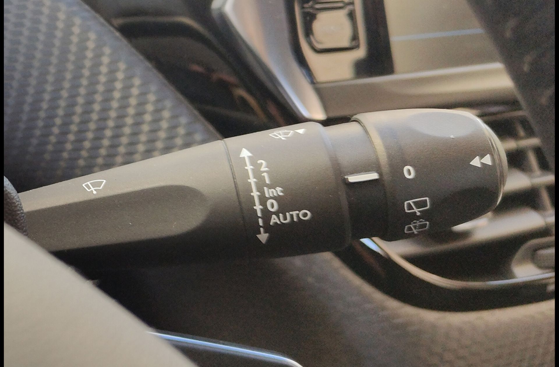 Peugeot 208 PureTech Signature - foto 24
