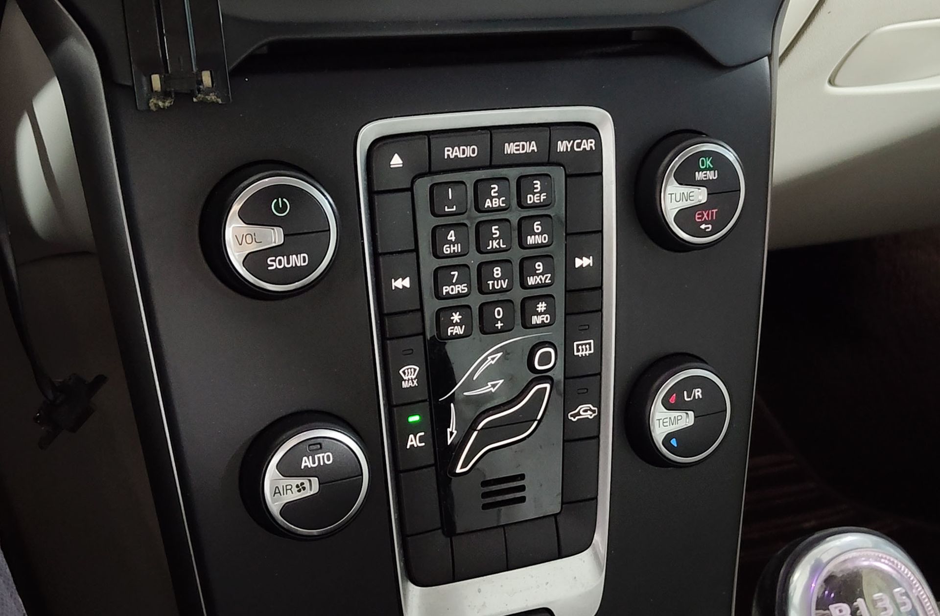Volvo V40 D2 Kinetic - foto 33