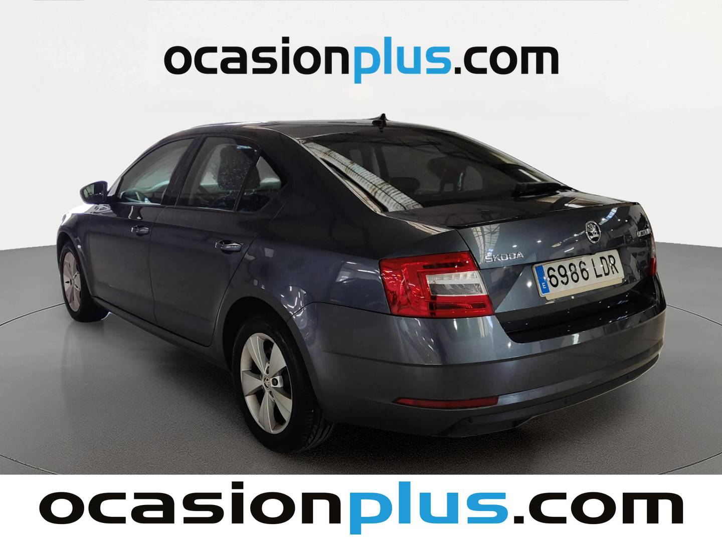 Foto trasera Skoda Octavia Skoda Octavia 1.5 TSI Ambition (150 CV) izquierda
