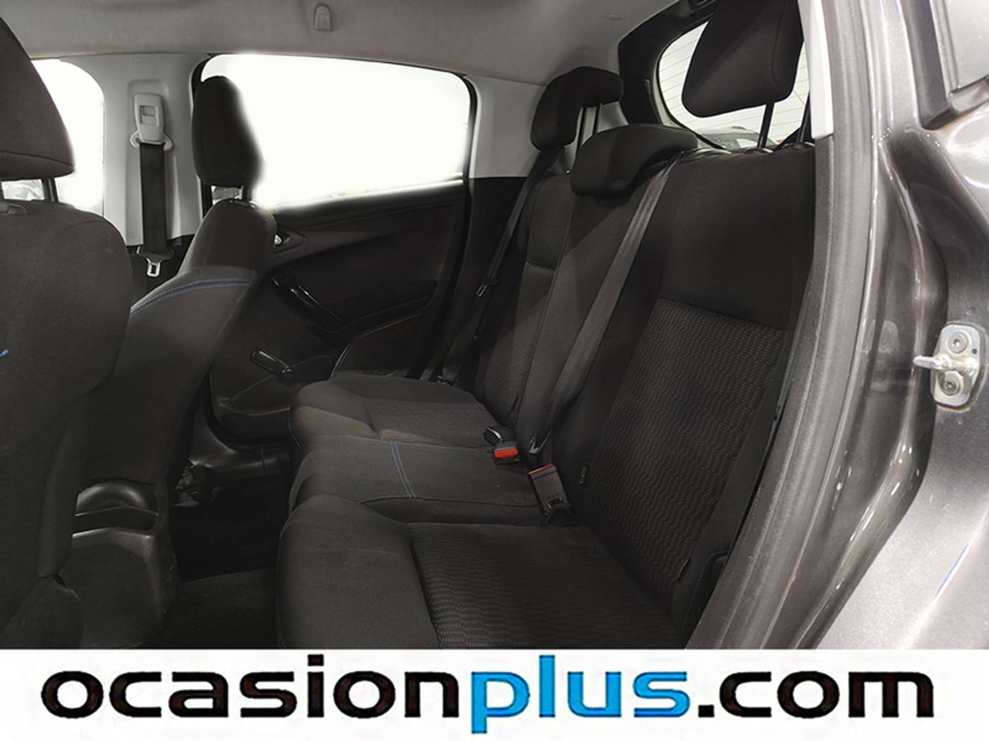 Foto Peugeot 208 Peugeot 208 PureTech Signature (82 CV)