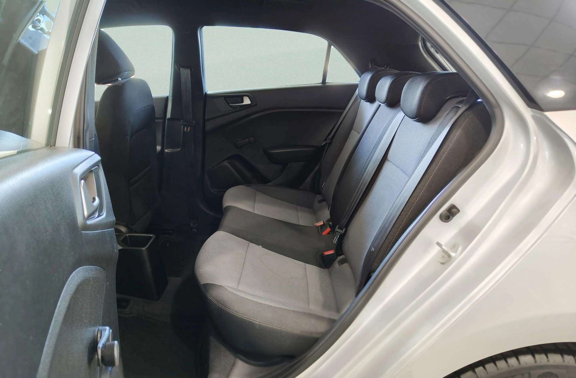 Hyundai i20 1.2 MPI Essence - foto 11