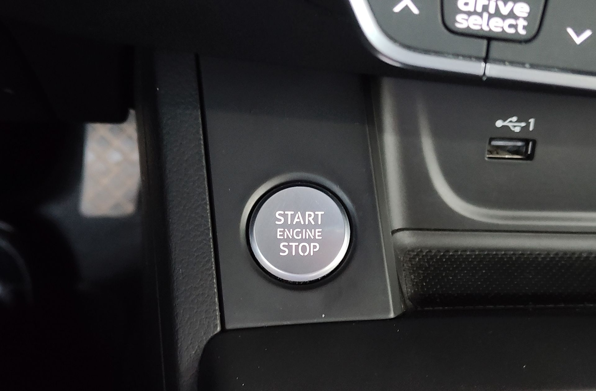 Audi A4 S line 40 TDI quattro S tronic - foto 37
