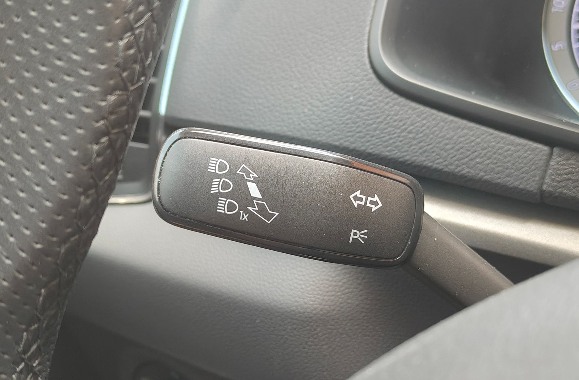 Škoda Karoq 1.6 TDI Ambition - foto 28