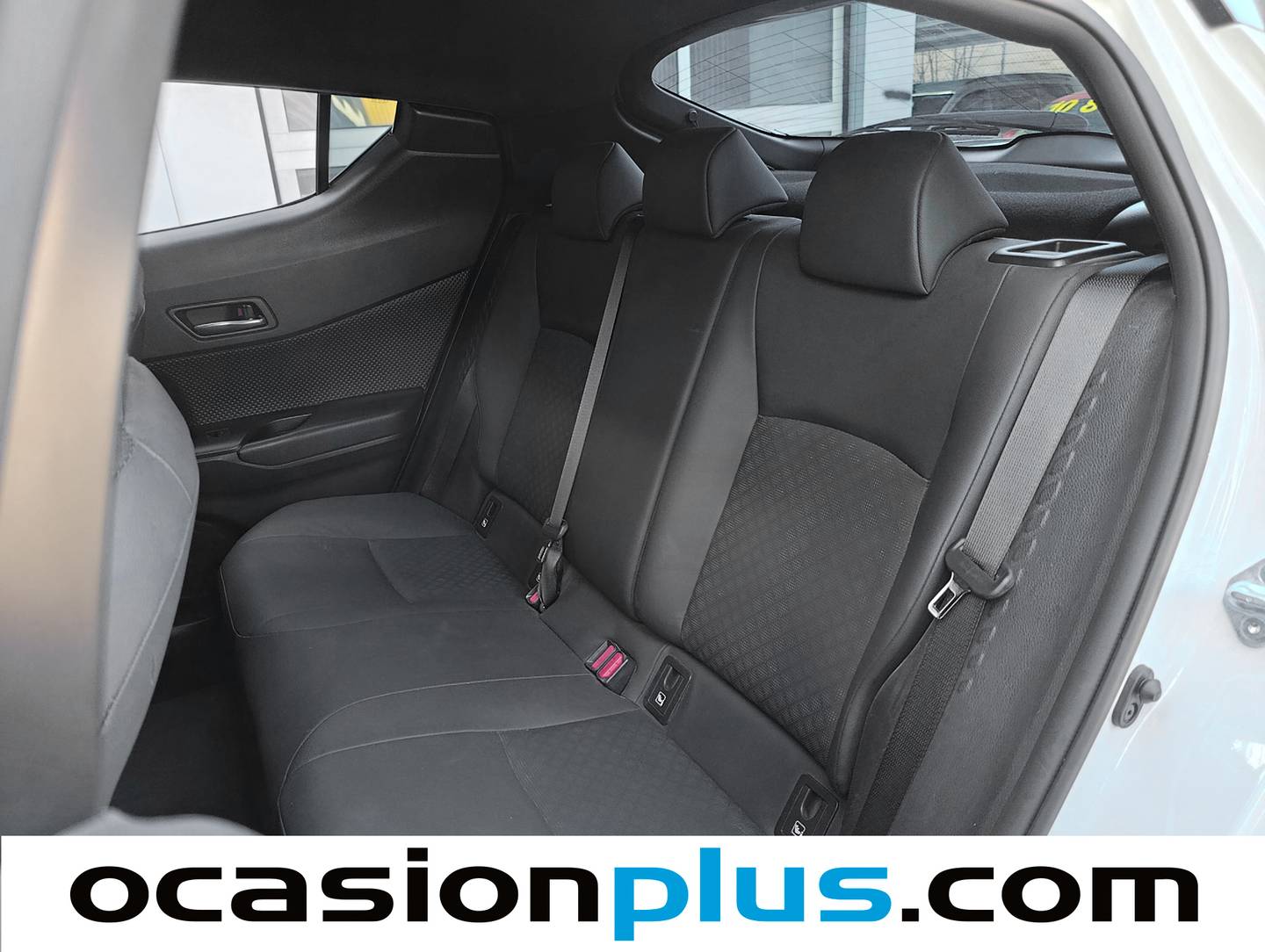 Foto asientos traseros Toyota C-HR Toyota C-HR 180H Advance (184 CV)
