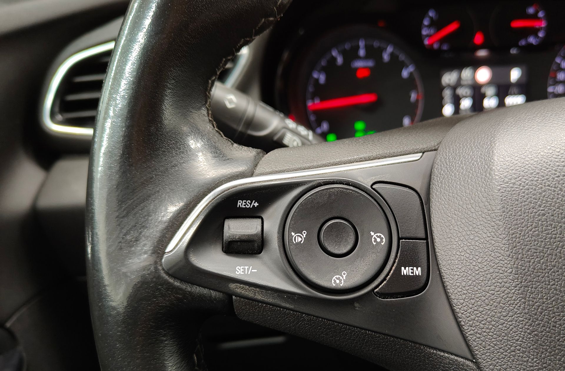 Opel Grandland 1.2 Turbo Design Line - foto 29