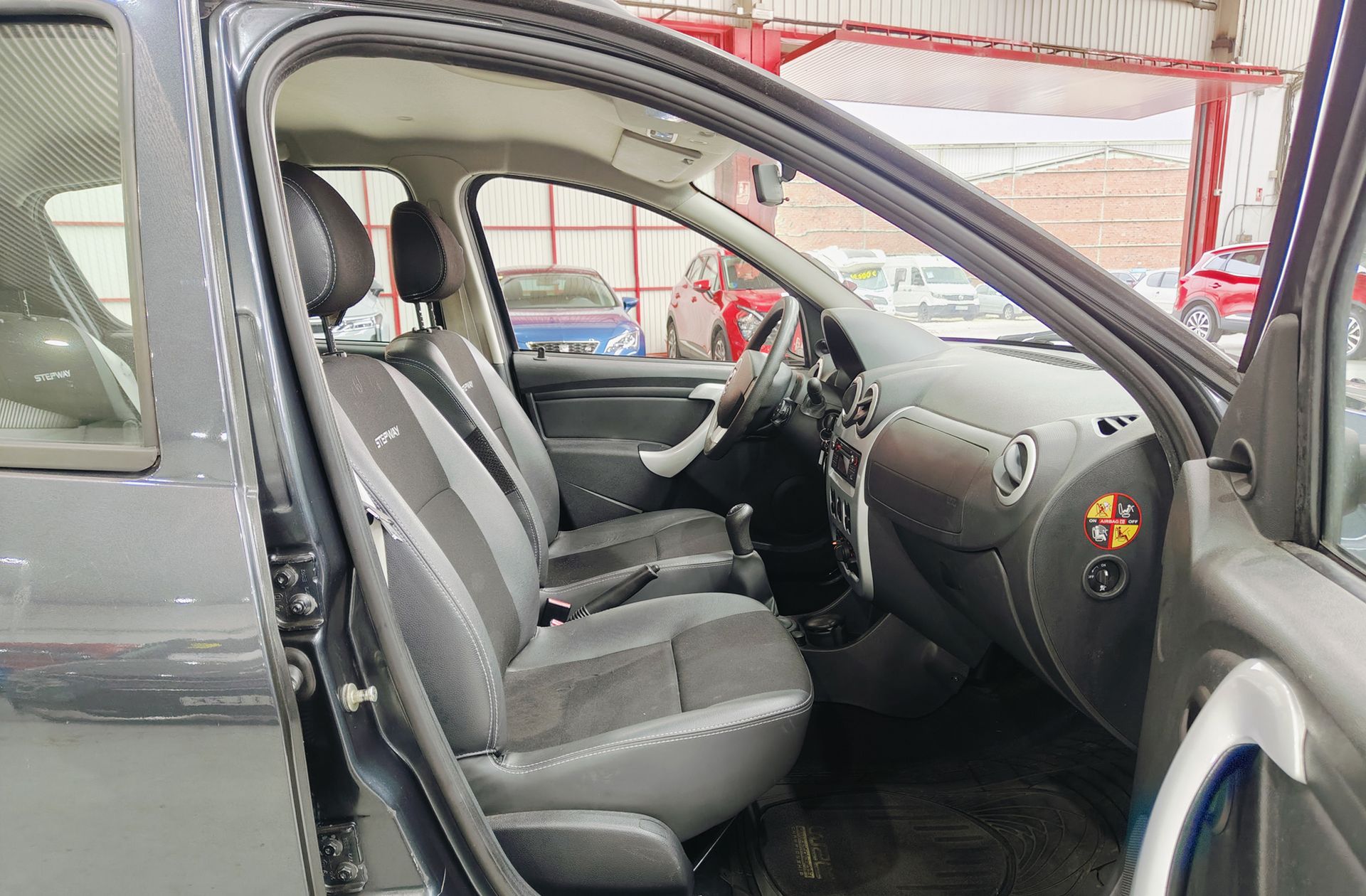 Dacia Sandero dCi 90 Stepway Music - foto 14