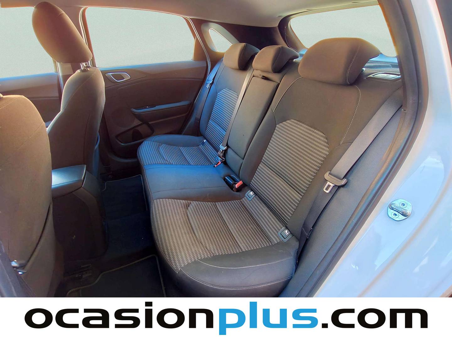 Foto asientos traseros KIA Ceed KIA Ceed 1.6 MHEV iMT Drive (136 CV)