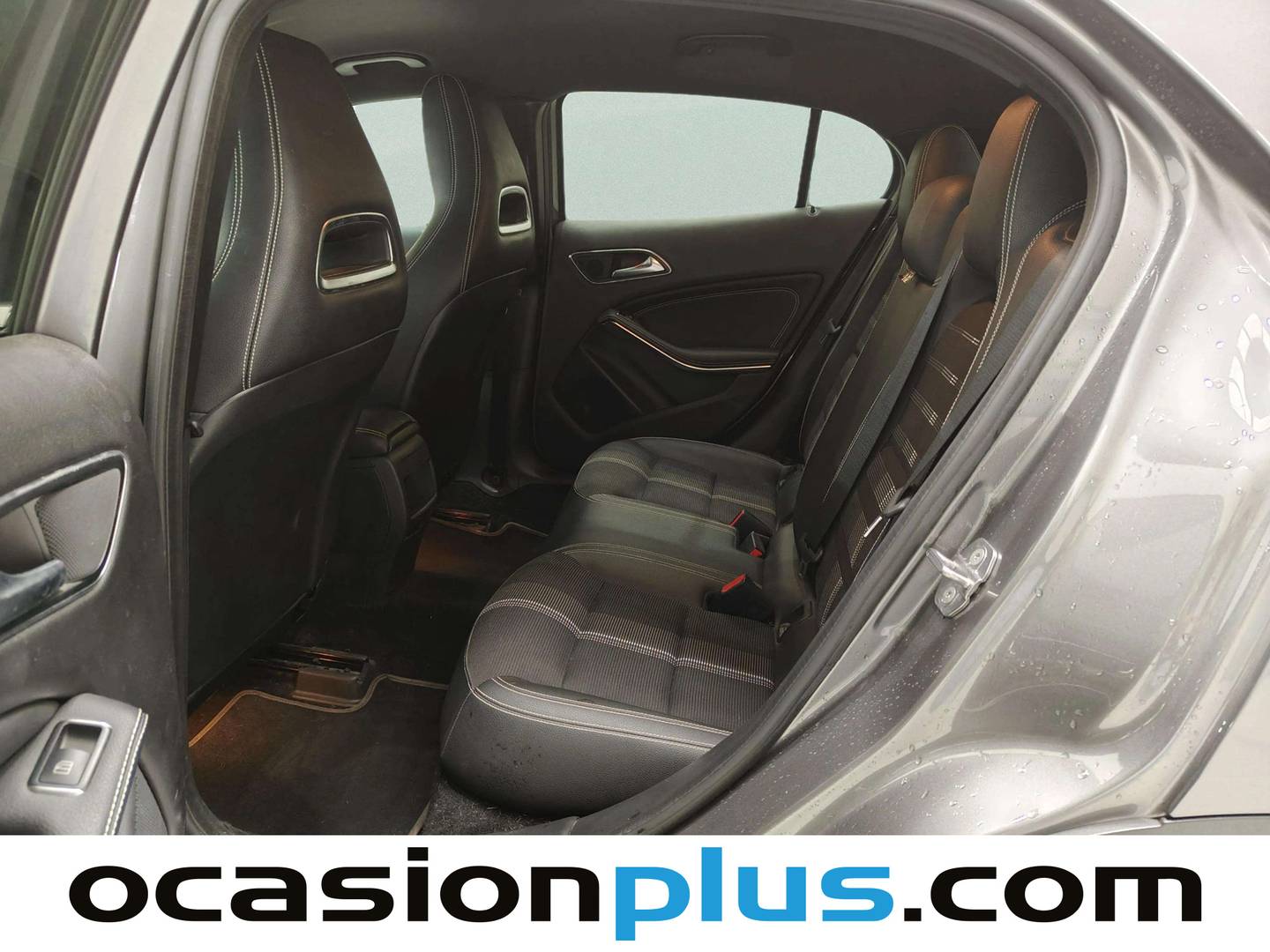 Foto asientos traseros Mercedes GLA Mercedes GLA 180 (122 CV)
