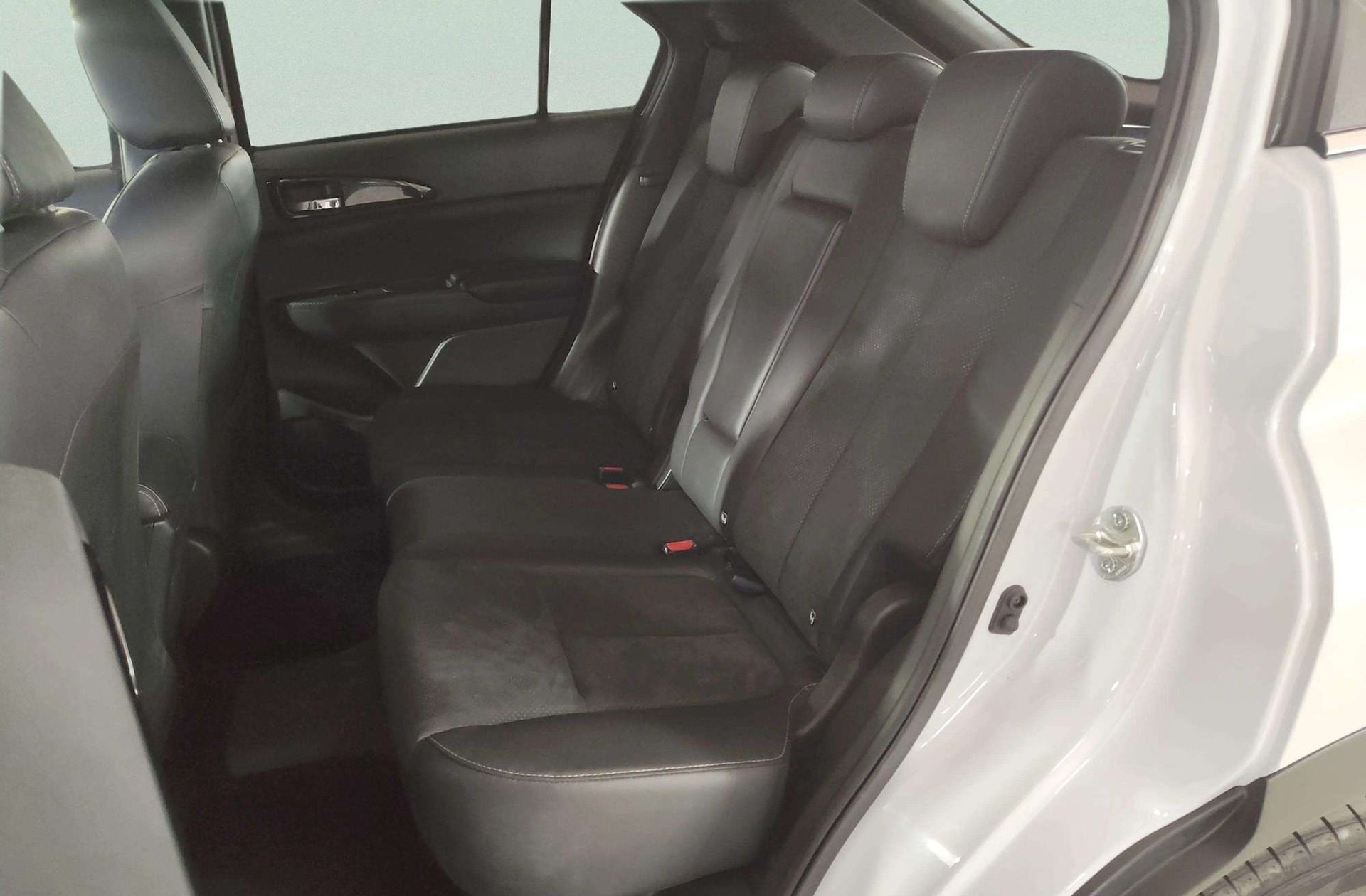 Mitsubishi Eclipse Cross 2.4 PHEV Kaiteki 4WD - foto 14