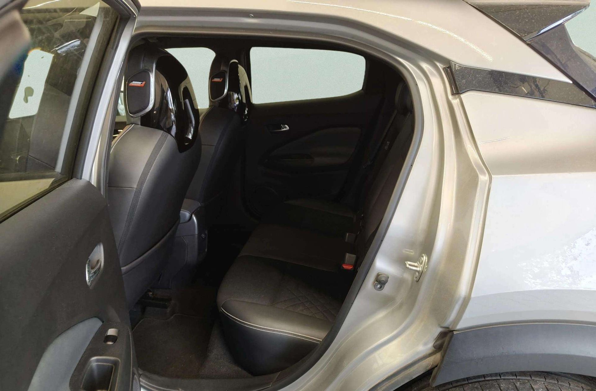 Nissan Juke DIG-T Tekna - foto 10