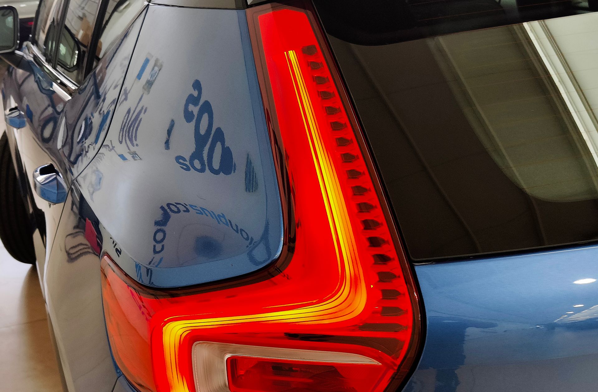 Volvo XC40 T4 R-Design - foto 16
