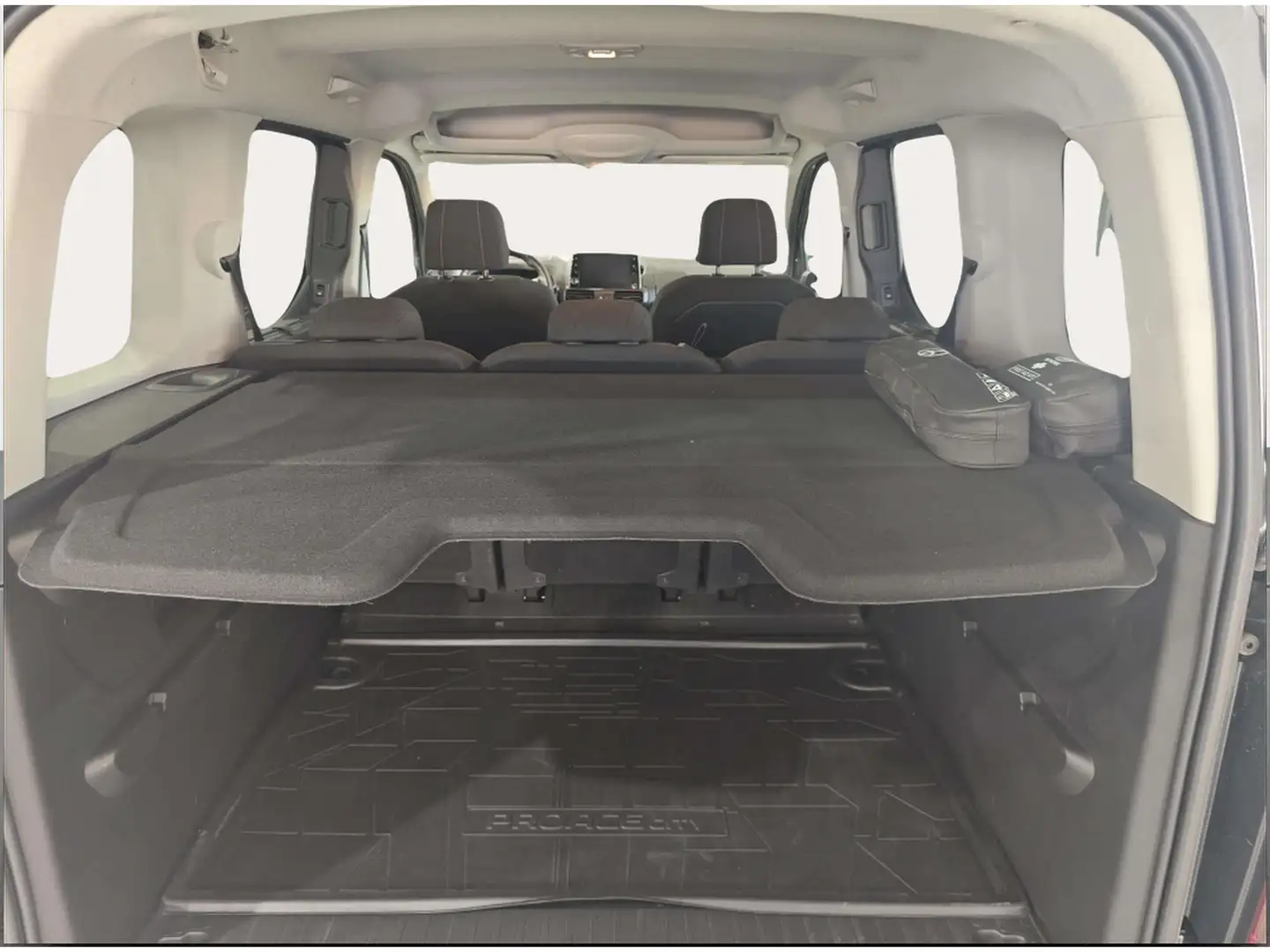 Foto Toyota Proace City Verso Toyota Proace City Verso 1.2 Family Active L1 (110 CV)