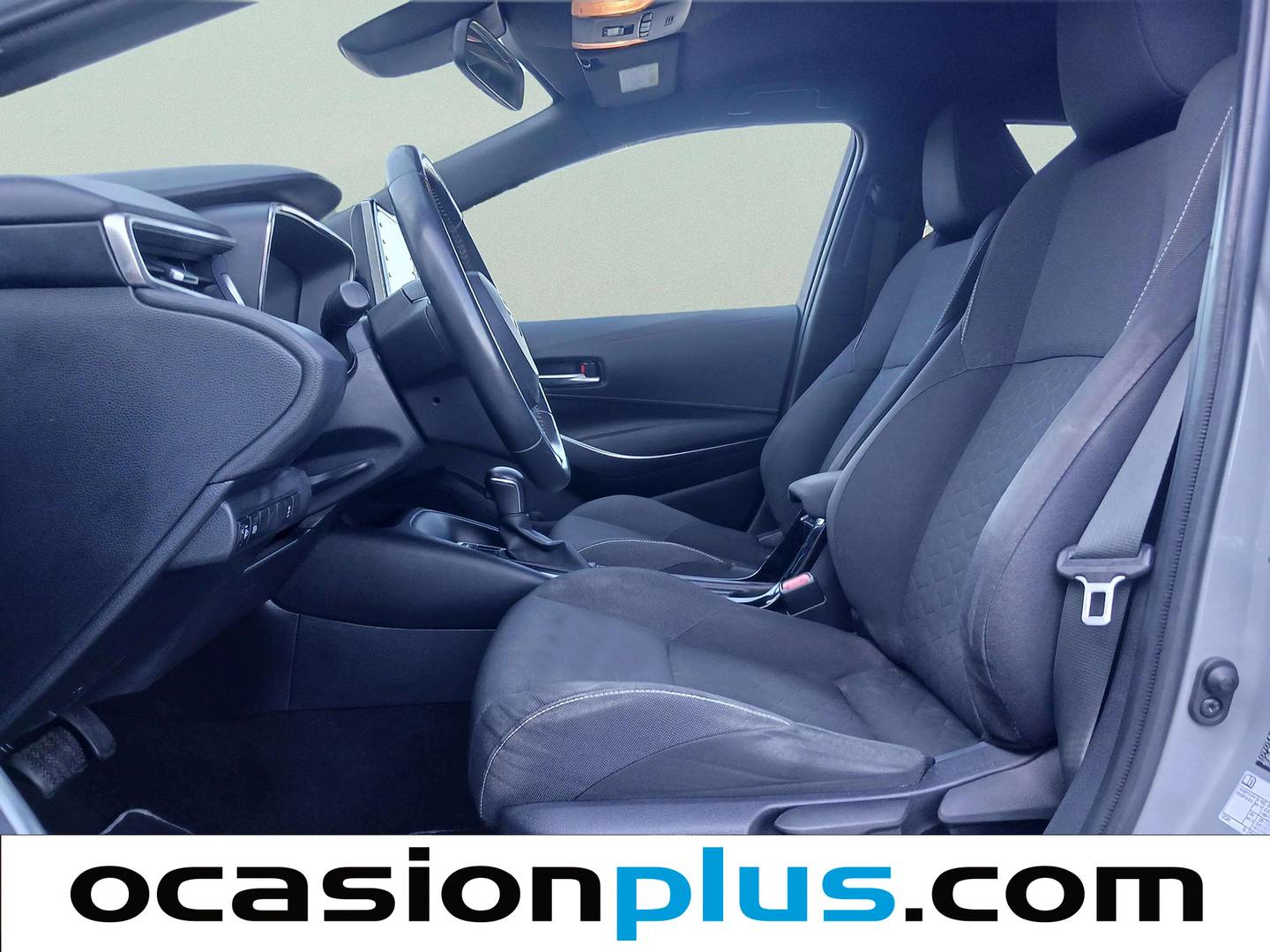 Foto asientos delanteros Toyota Corolla Toyota Corolla 125H Active Tech E-CVT (122 CV)