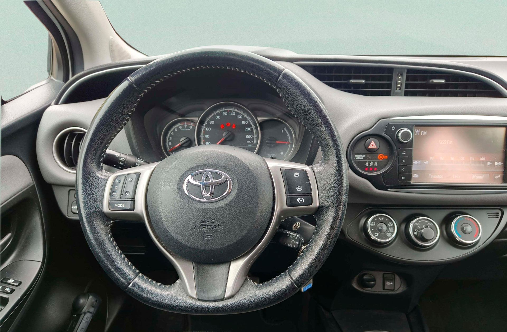 Toyota Yaris 1.3 Feel - foto 18