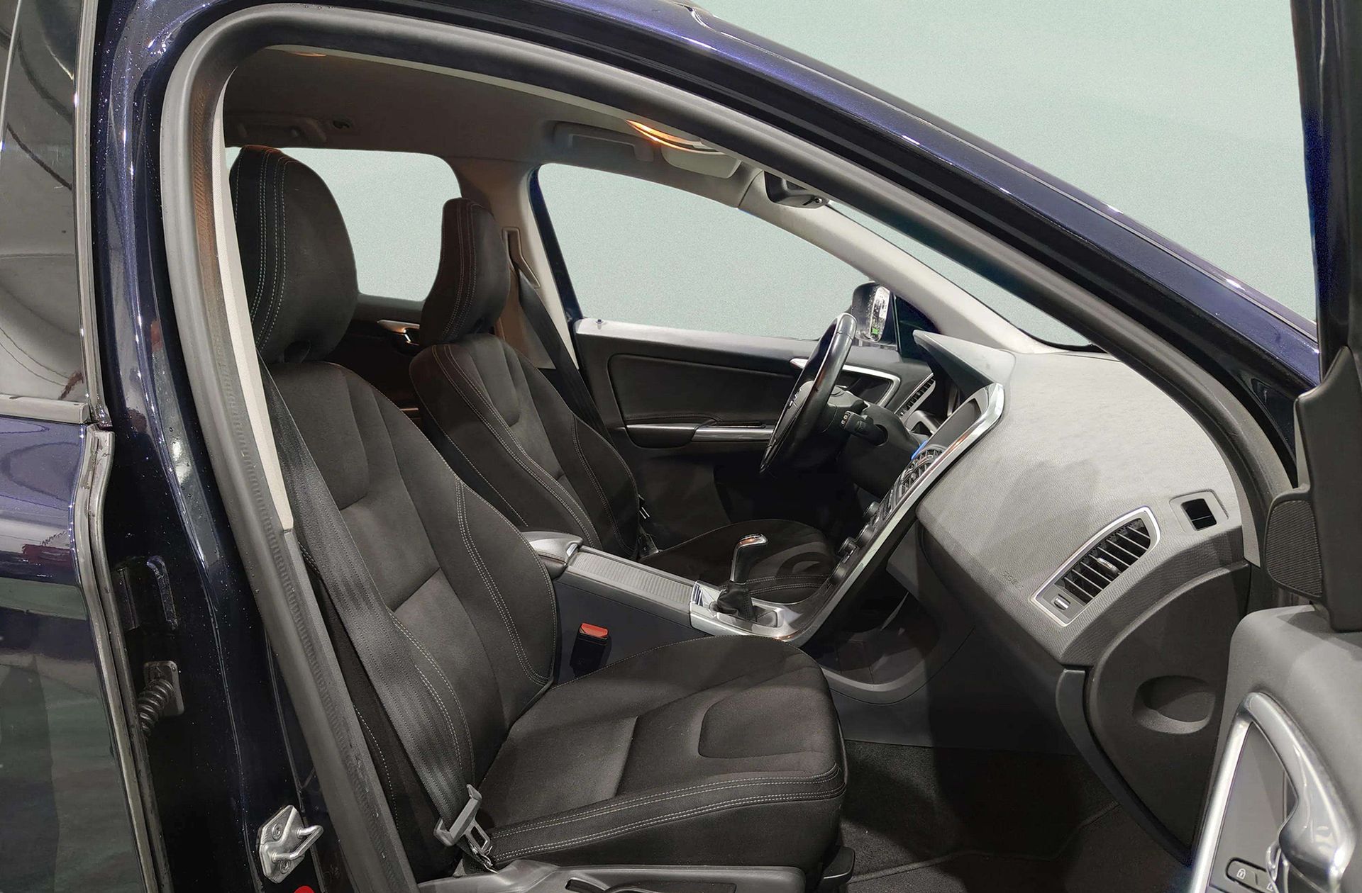 Volvo XC60 D3 Kinetic - foto 14