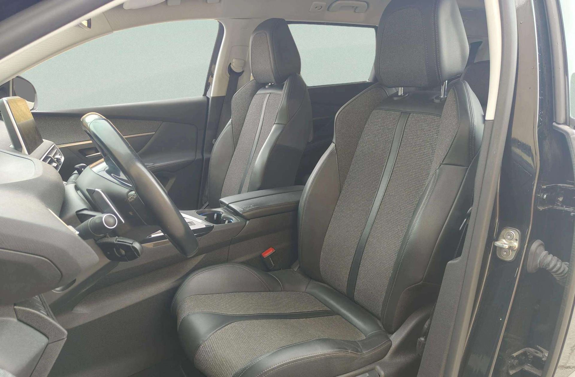 Peugeot 5008 BlueHDi 130 Allure EAT8 7 plazas - foto 14