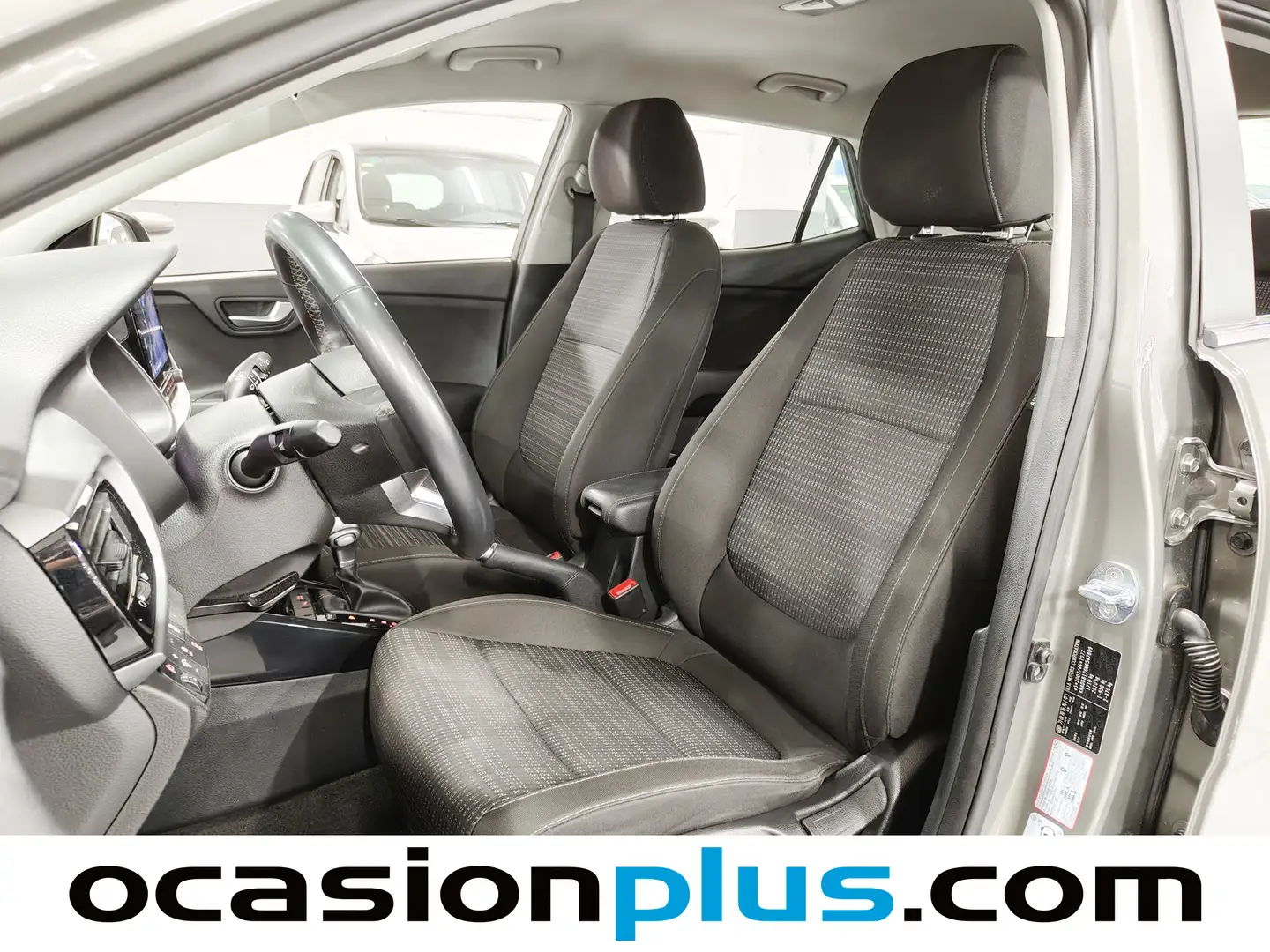 Foto KIA Stonic Kia Stonic 1.0 T-GDi MHEV Drive DCT (120 CV)