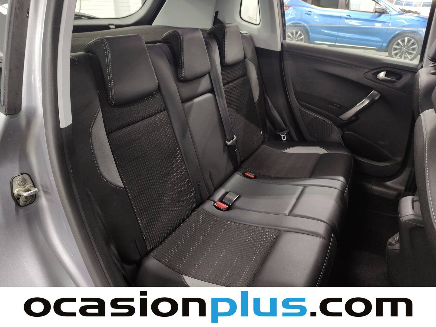 Foto Peugeot 2008 Peugeot 2008 BlueHDi 100 Allure (100 CV)