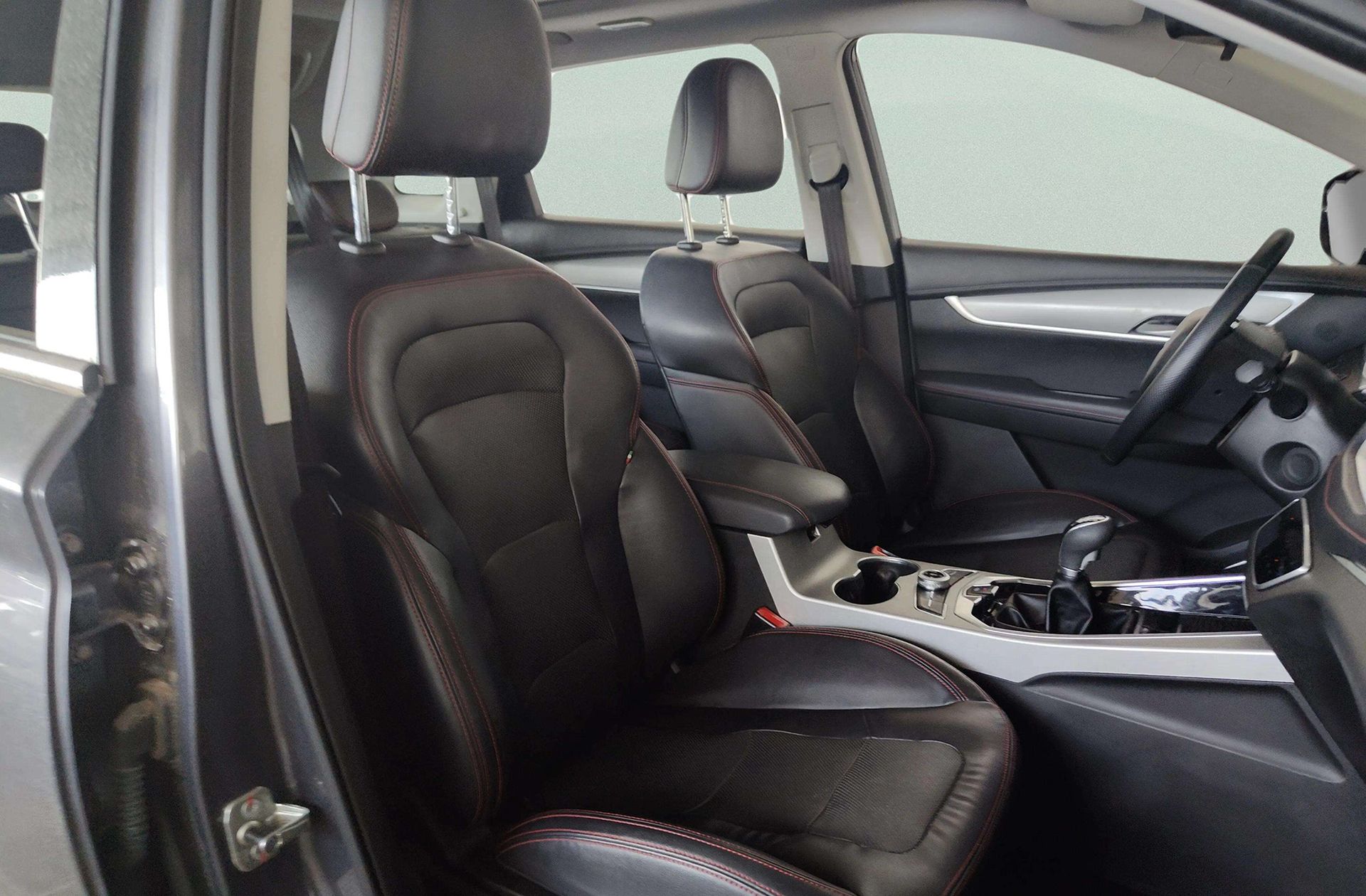 SWM G01 1.5T Luxury - foto 16