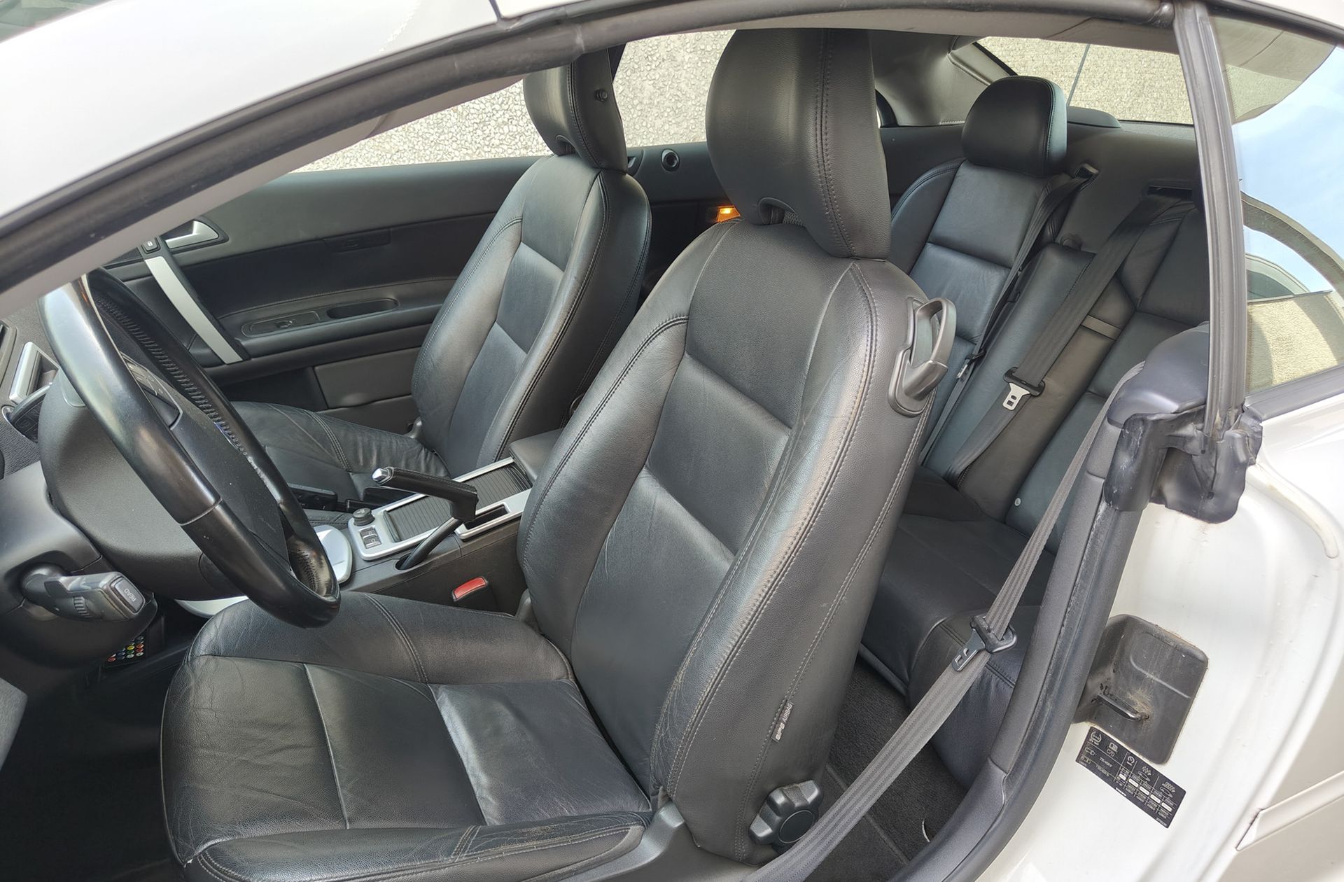 Volvo C70 2.0 D Momentum - foto 9