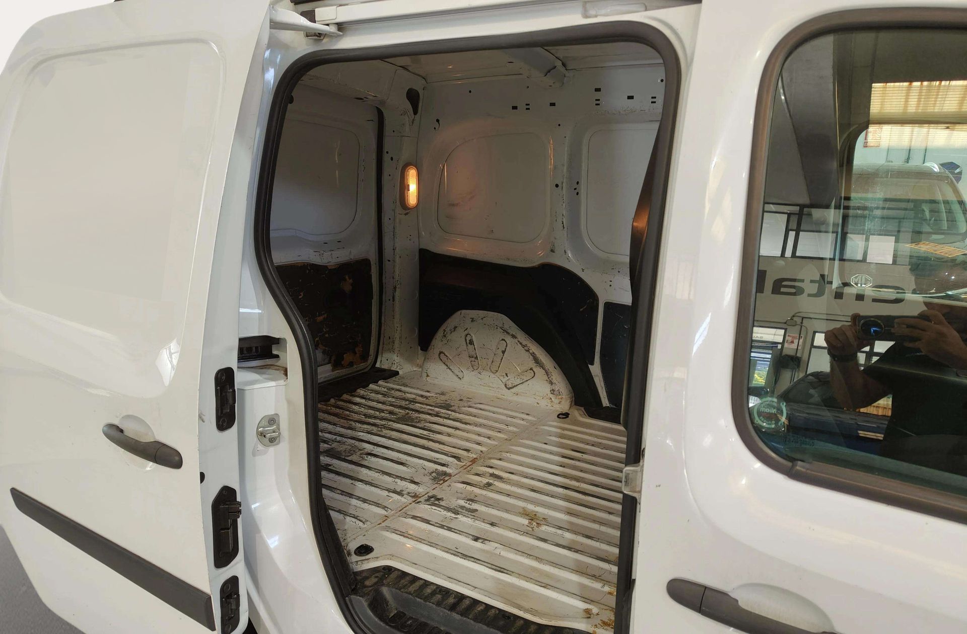 Renault Kangoo Furgon Profesional dCi - foto 14