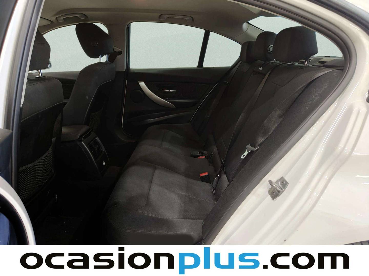 Foto asientos traseros BMW Serie 3 BMW Serie 3 318d Business (150 CV)