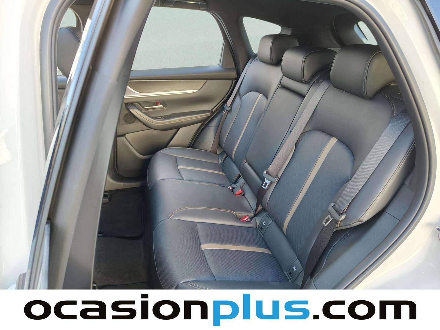 Foto asientos traseros Mazda CX-60 Mazda CX-60 e-Skyactiv D MHEV Homura Plus 4WD (254 CV)