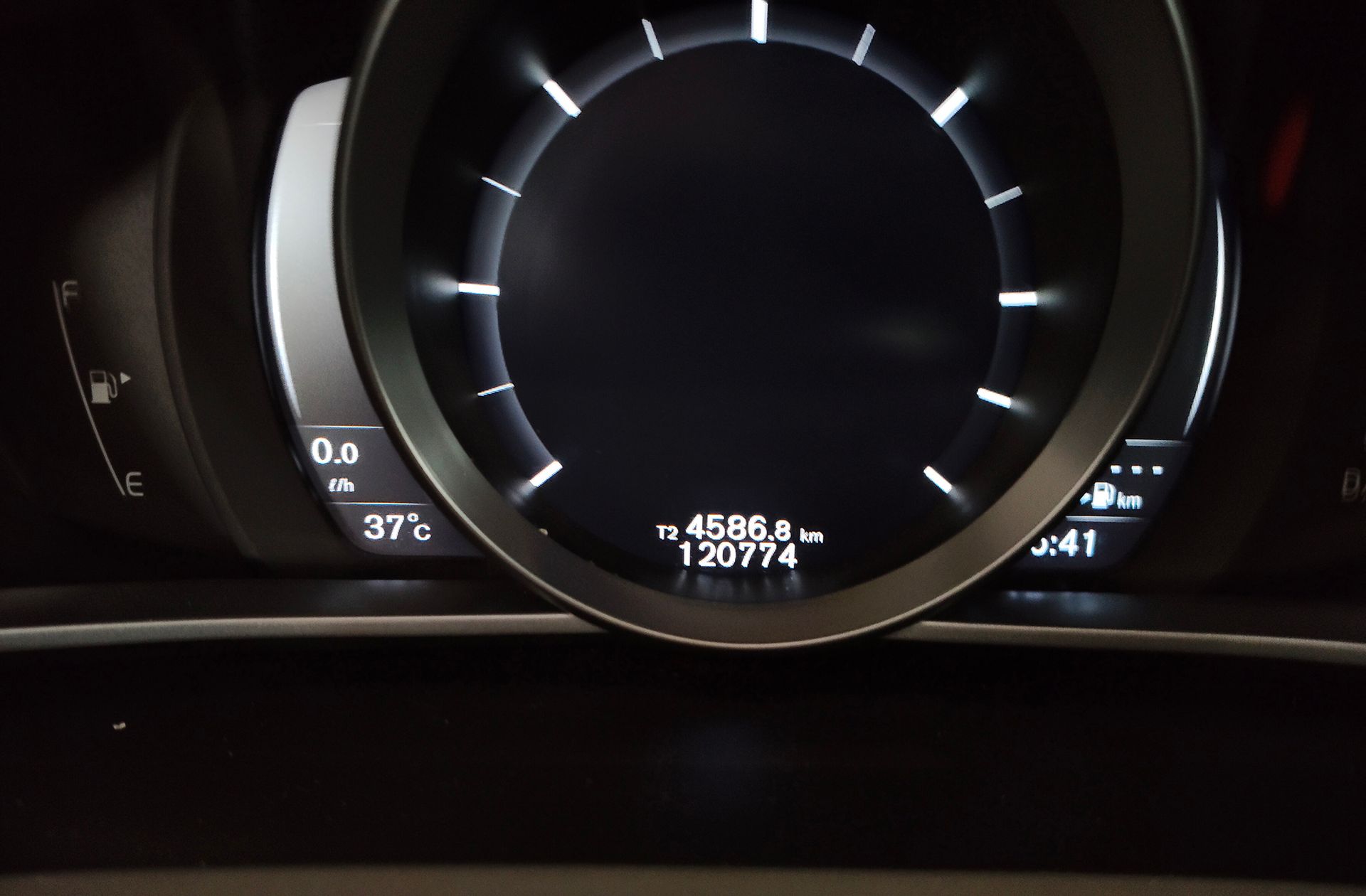 Volvo V40 D4 R-Design Momentum - foto 11