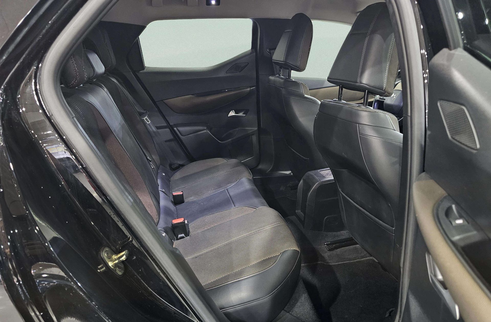 DS DS 3 Crossback BlueHDi 110 So Chic - foto 18