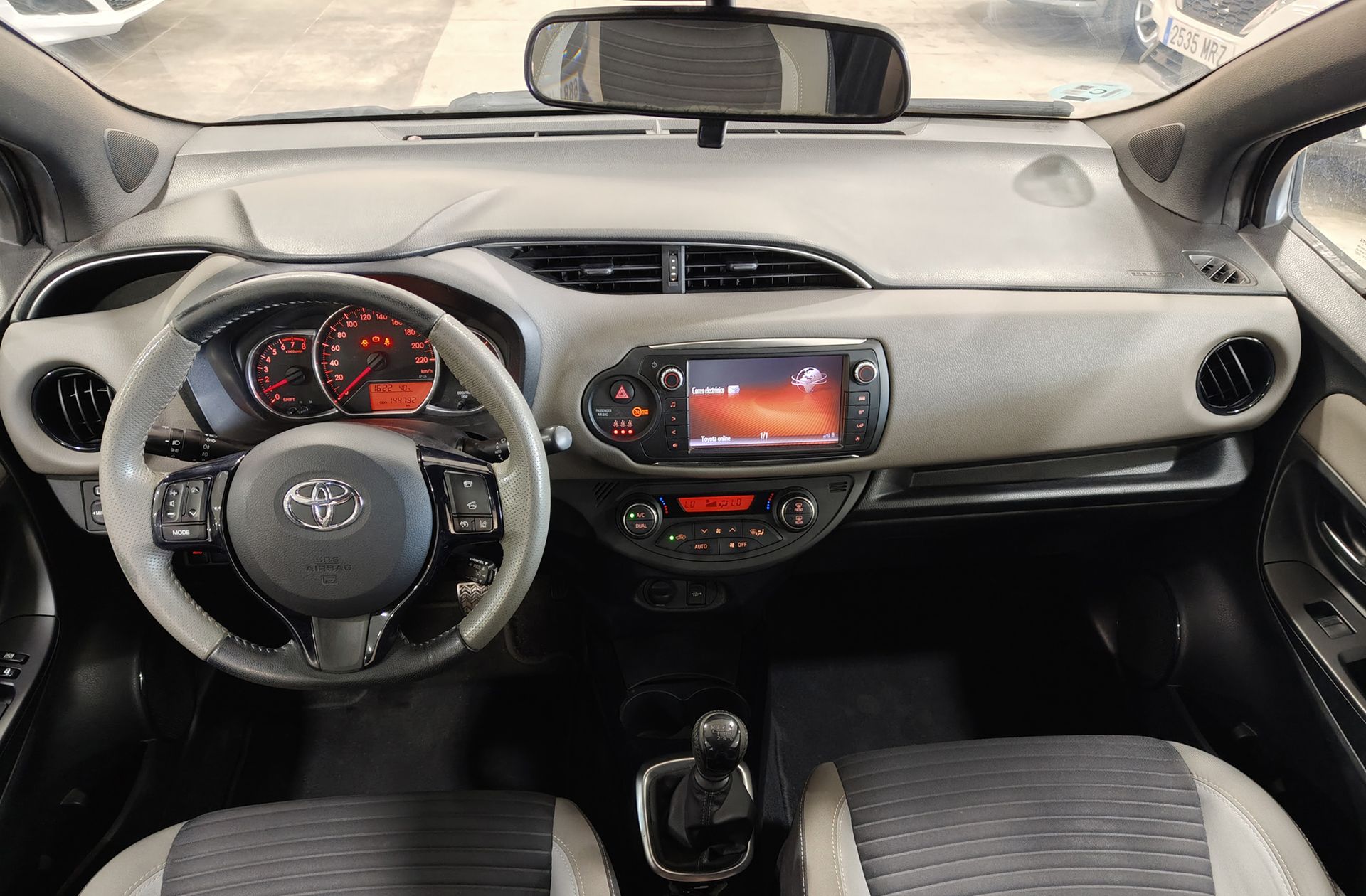 Toyota Yaris 1.3 100 Feel - foto 6