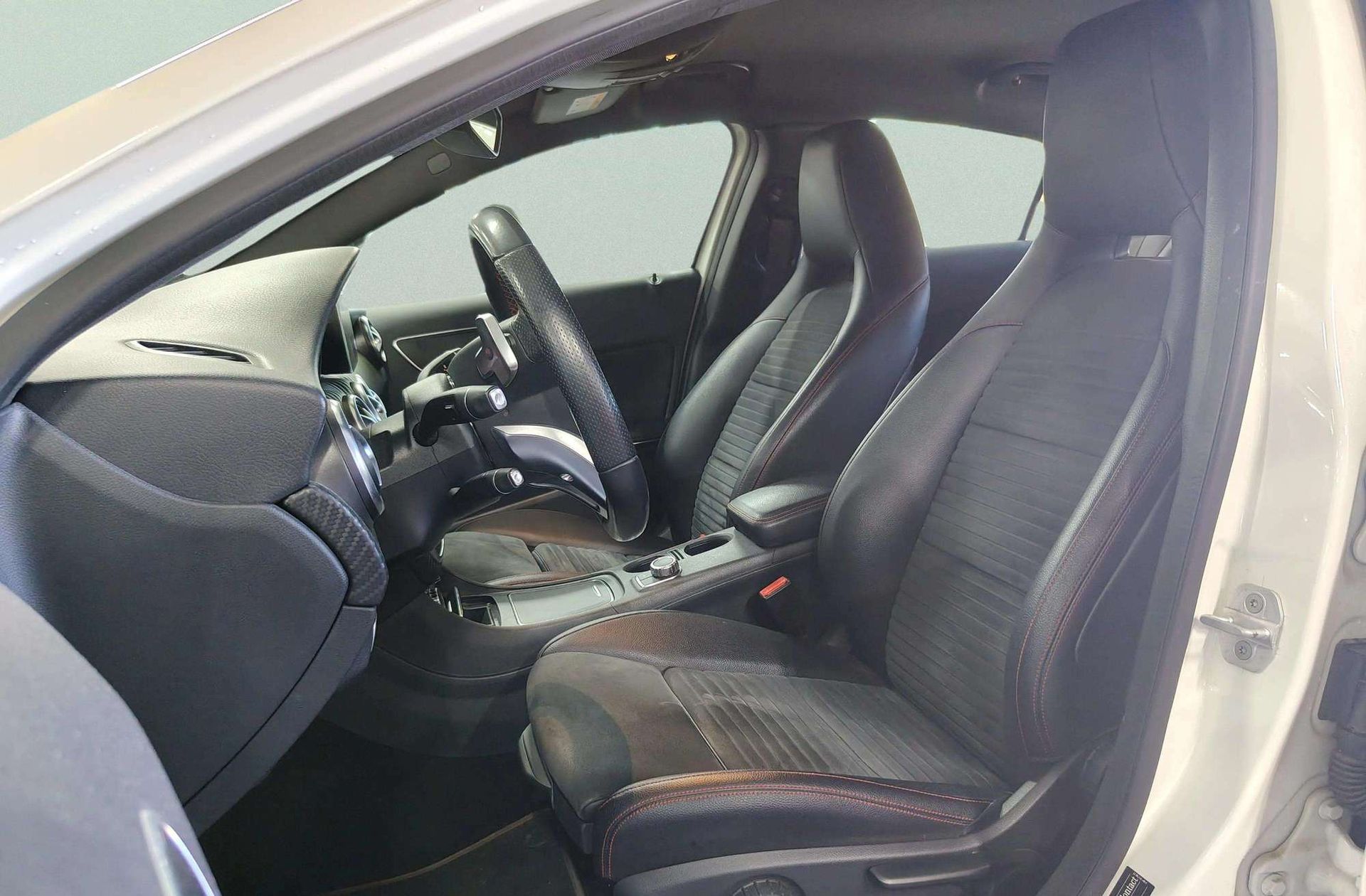 Mercedes-Benz Clase A 200 d Pack AMG - foto 10