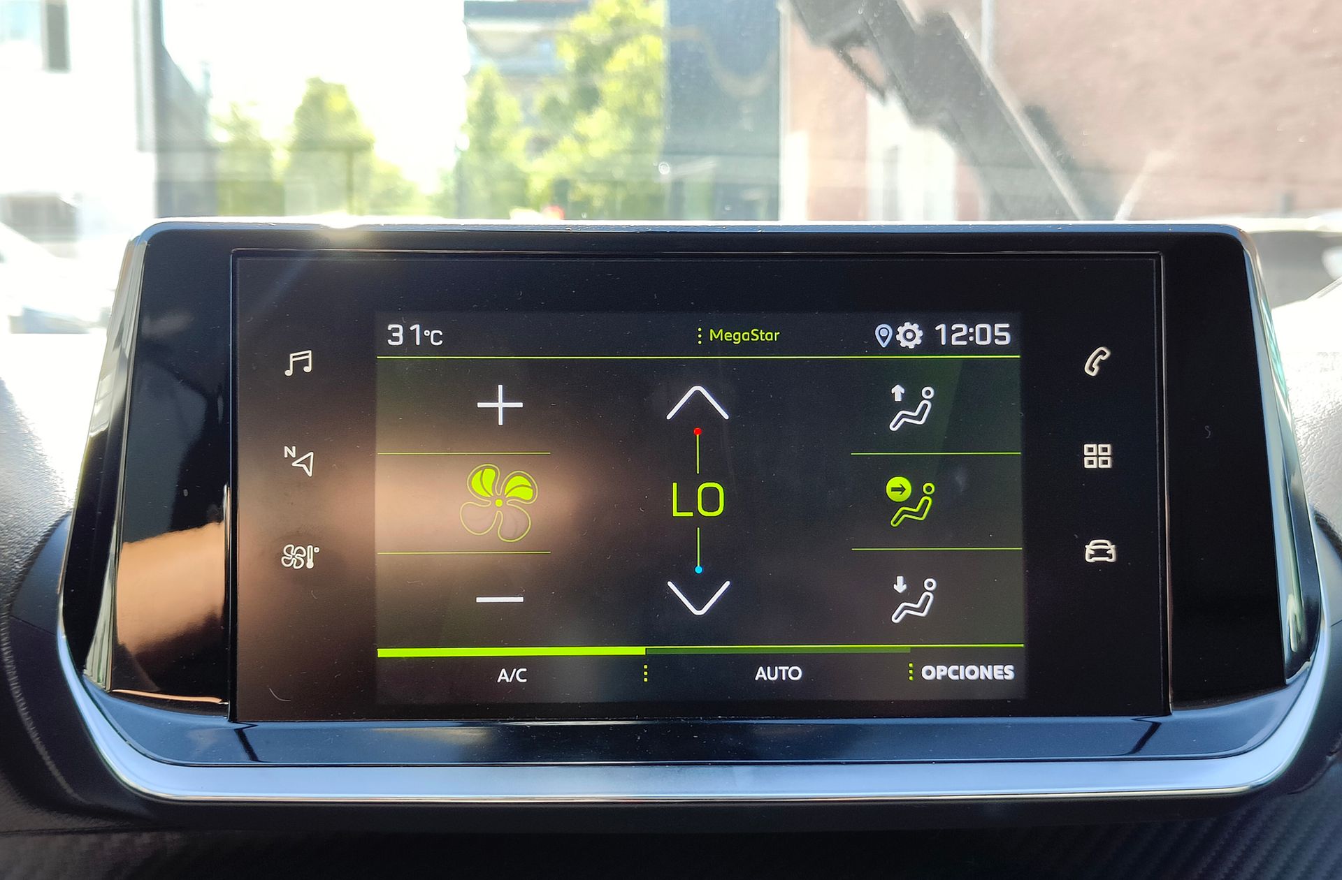 Peugeot 208 BlueHDi 100 Allure Pack - foto 35