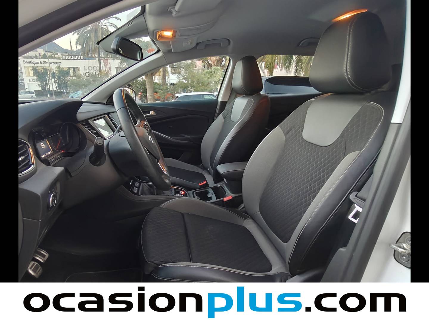 Foto asientos delanteros Opel Grandland X Opel Grandland X 1.2 Turbo 120 Aniversario (130 CV)
