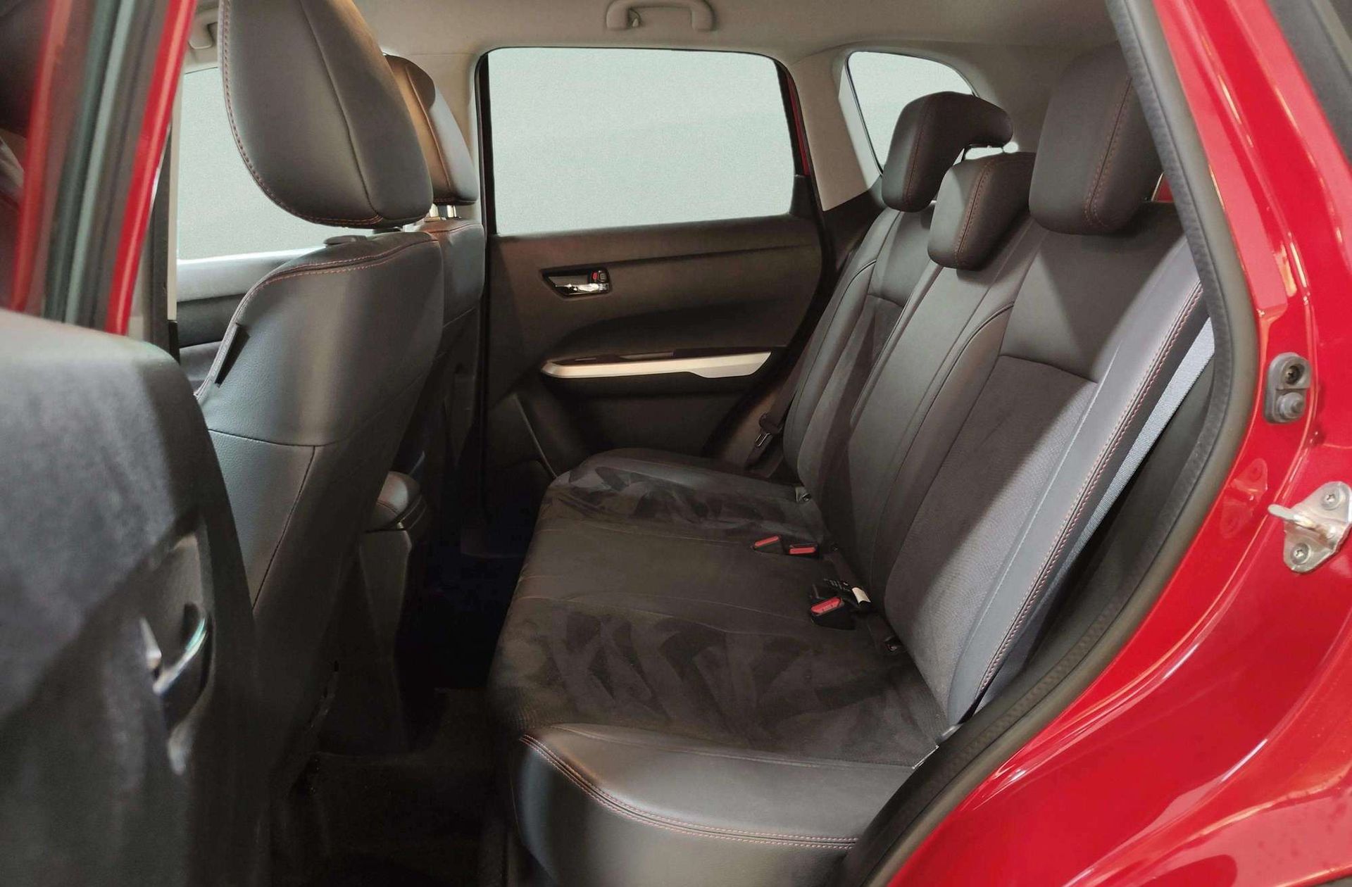 Suzuki Vitara 1.4 Turbo GLX 4WD - foto 14