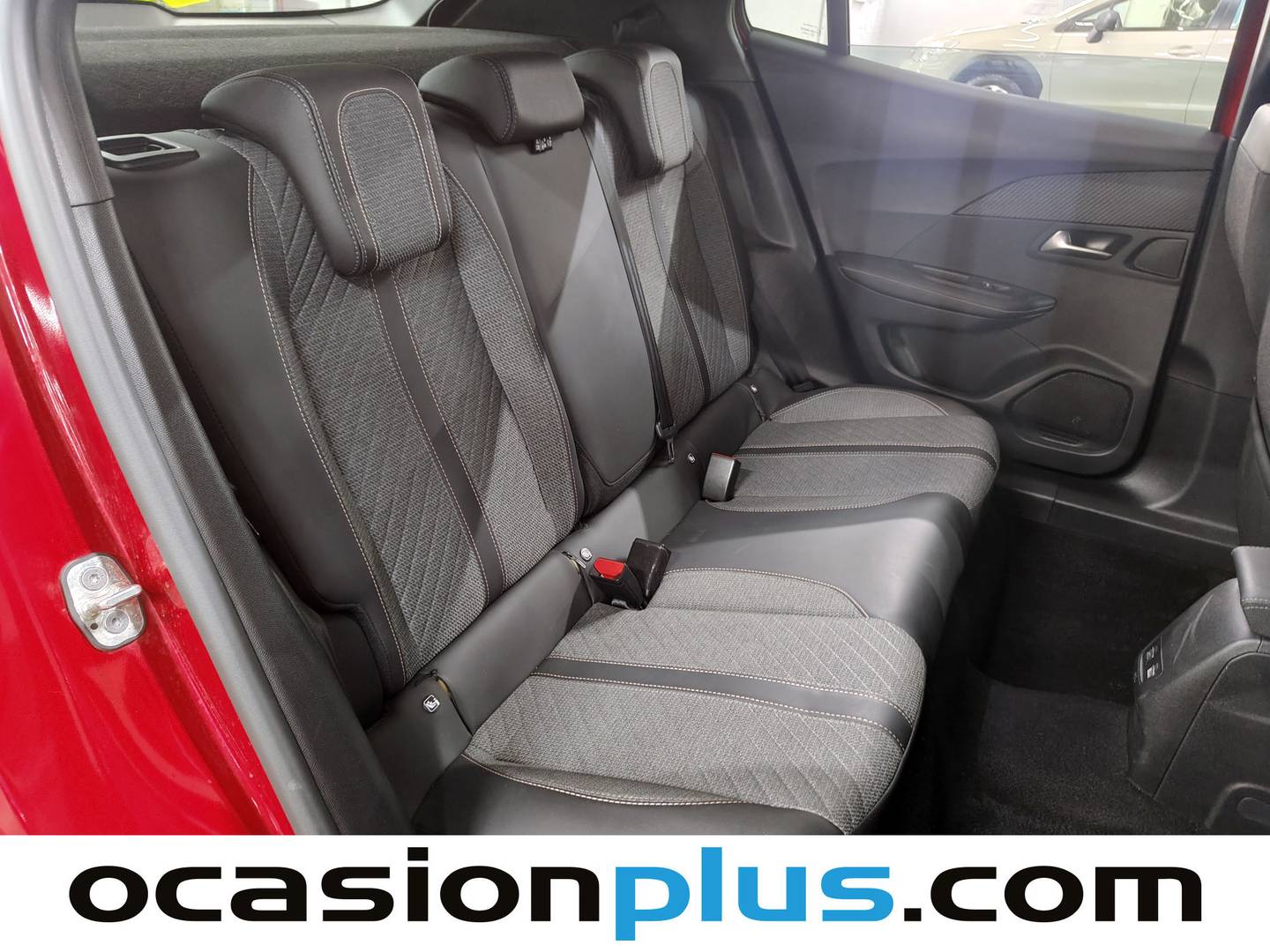 Peugeot 2008 Peugeot 2008 Allure Hybrid eDCS6 (136 CV) 2025