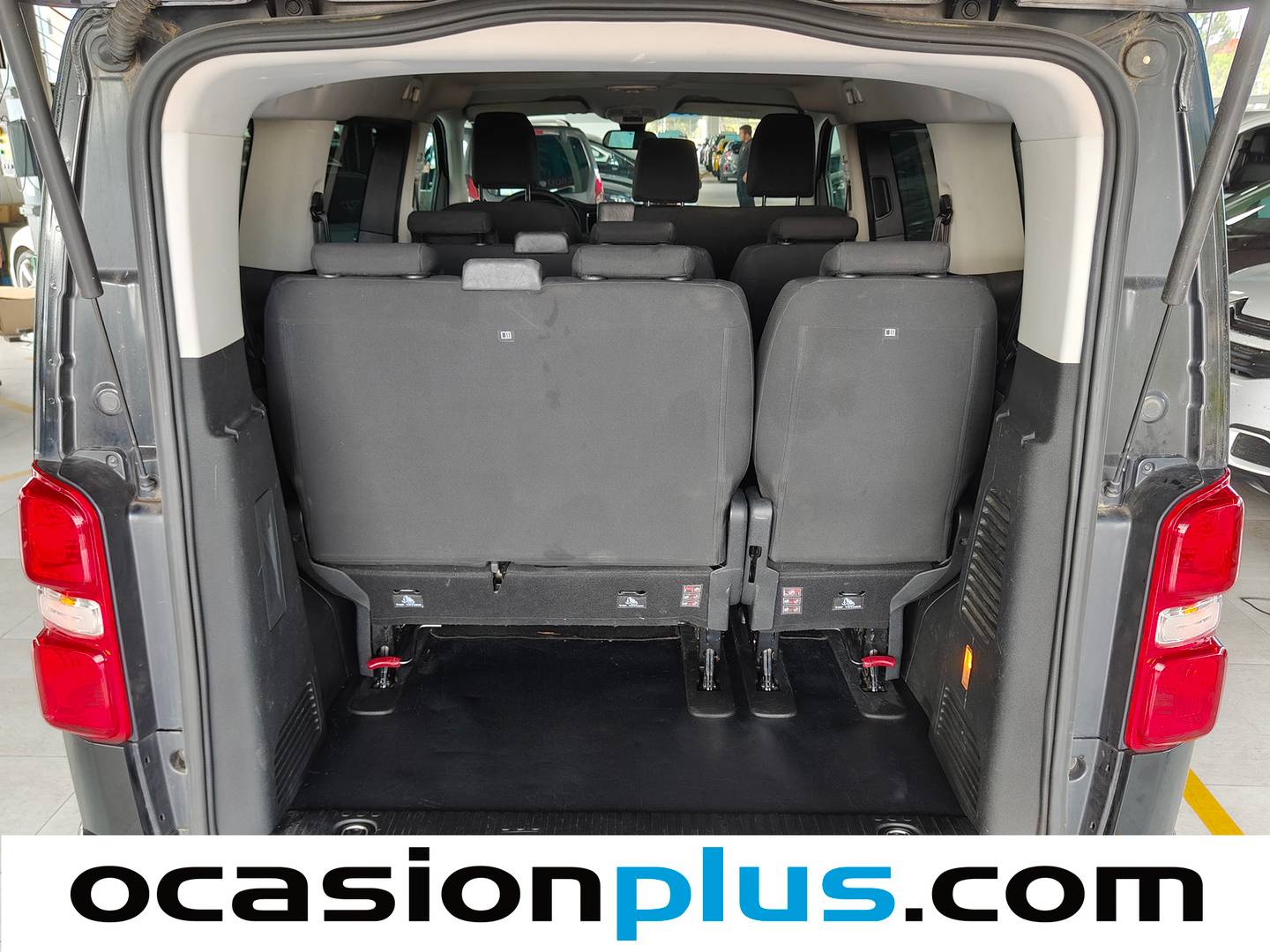 Fotos maletero Peugeot Traveller Peugeot Traveller 1.6 BlueHDi Business Standard (115 CV) 8 Plazas