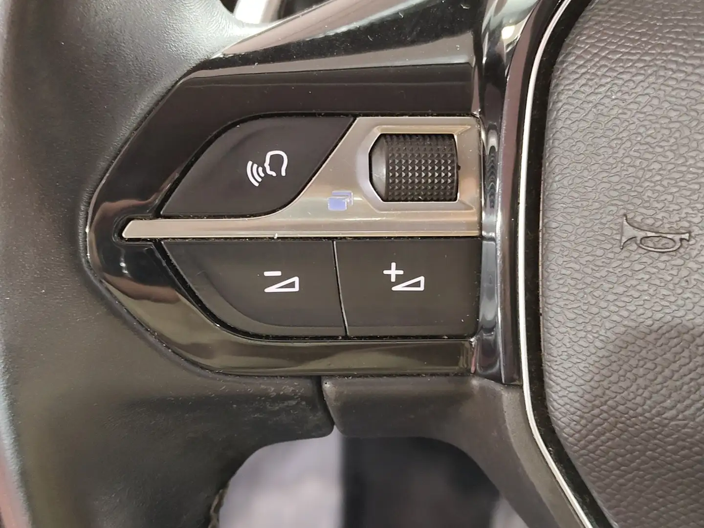 Foto Peugeot 3008 Peugeot 3008 BlueHDI 130 S&S Allure EAT8 (130 CV)