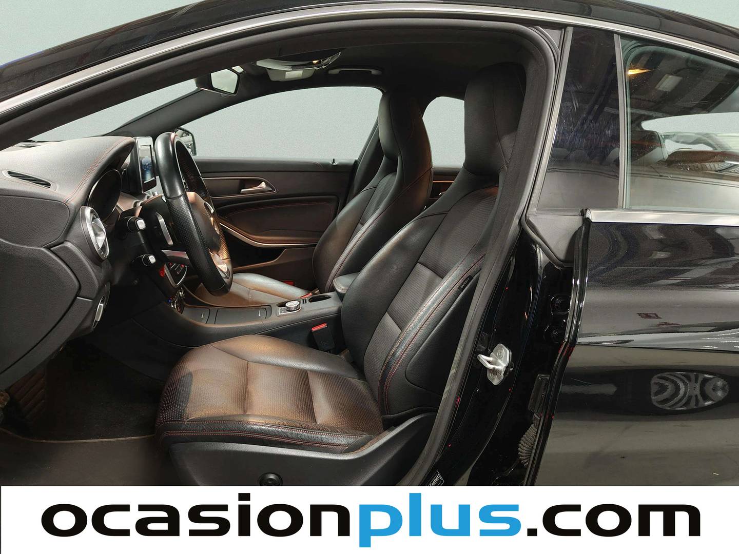 Foto asientos delanteros Mercedes CLA Mercedes CLA 250 (211 CV)