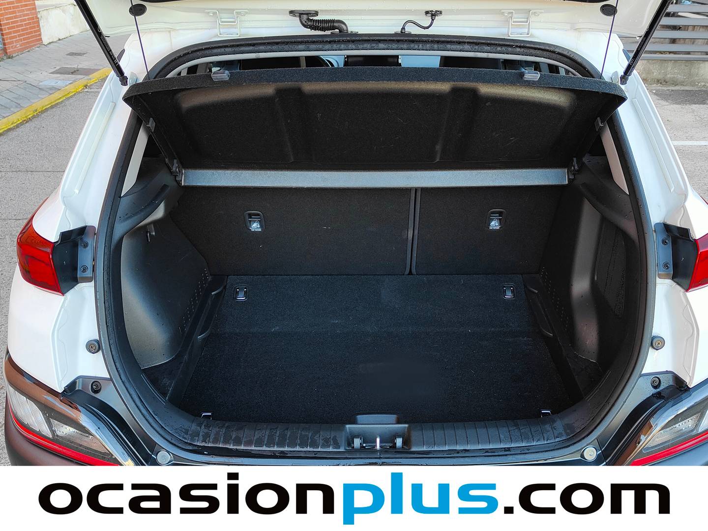 Fotos maletero Hyundai Kona Hyundai Kona 1.6 GDI HEV Style Sky DCT (141 CV)