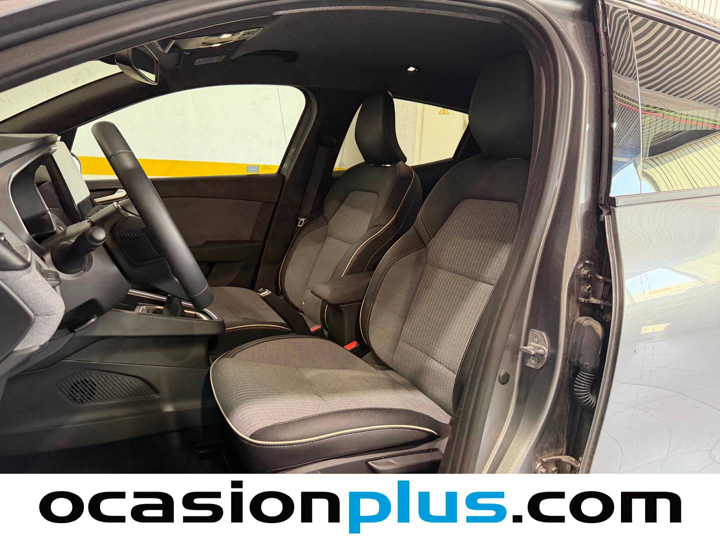 Foto asientos delanteros Renault Clio Renault Clio Techno TCe (90 CV)