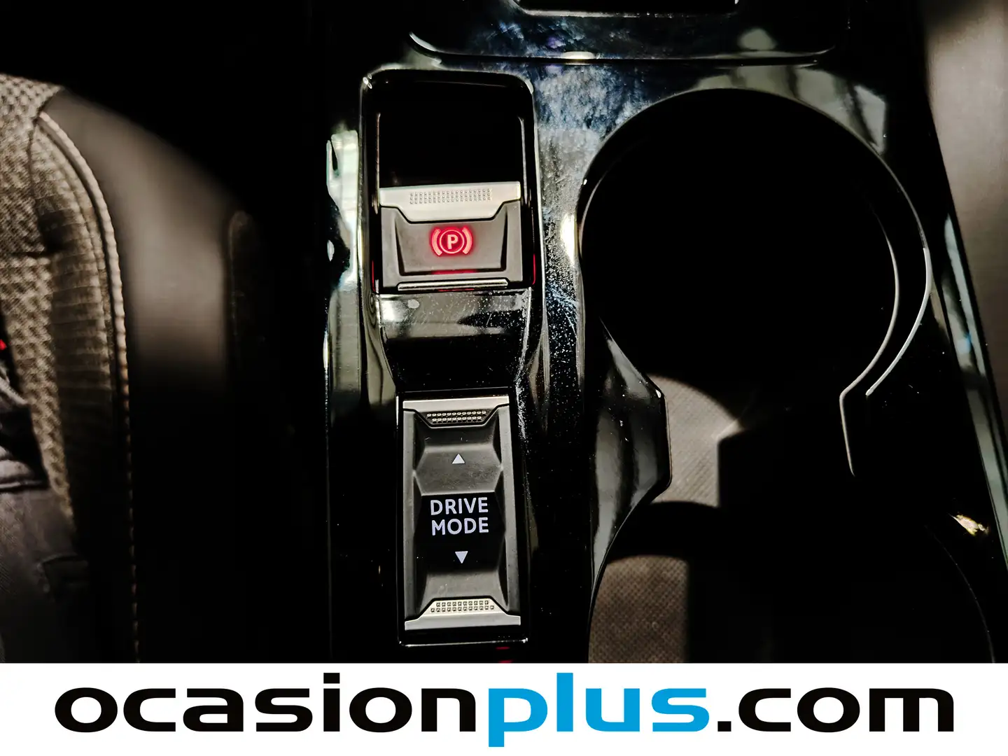 Foto Peugeot 2008 Peugeot 2008 Allure Hybrid eDCS6  (145 CV)