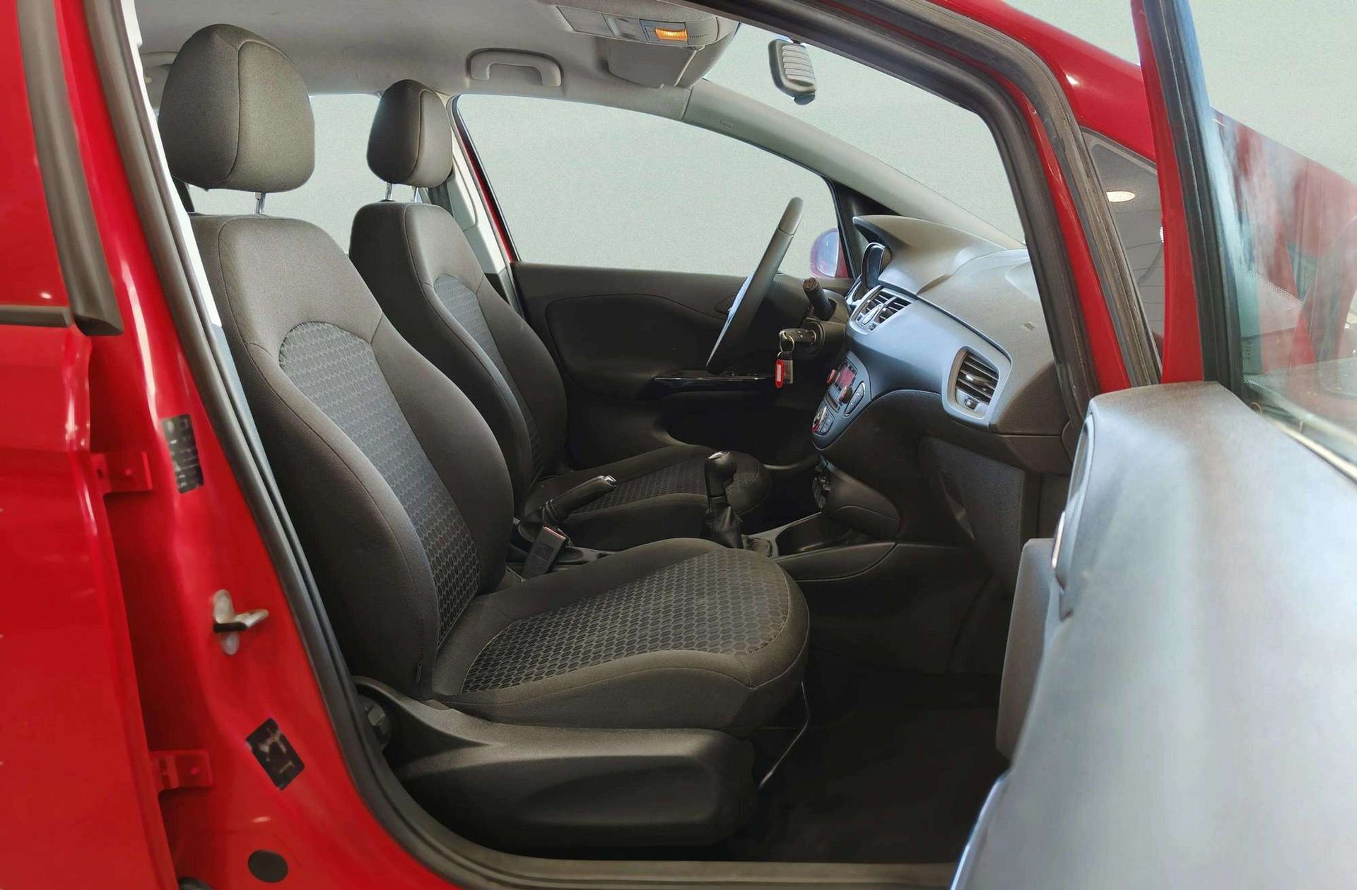 Opel Corsa 1.4 Expression - foto 15