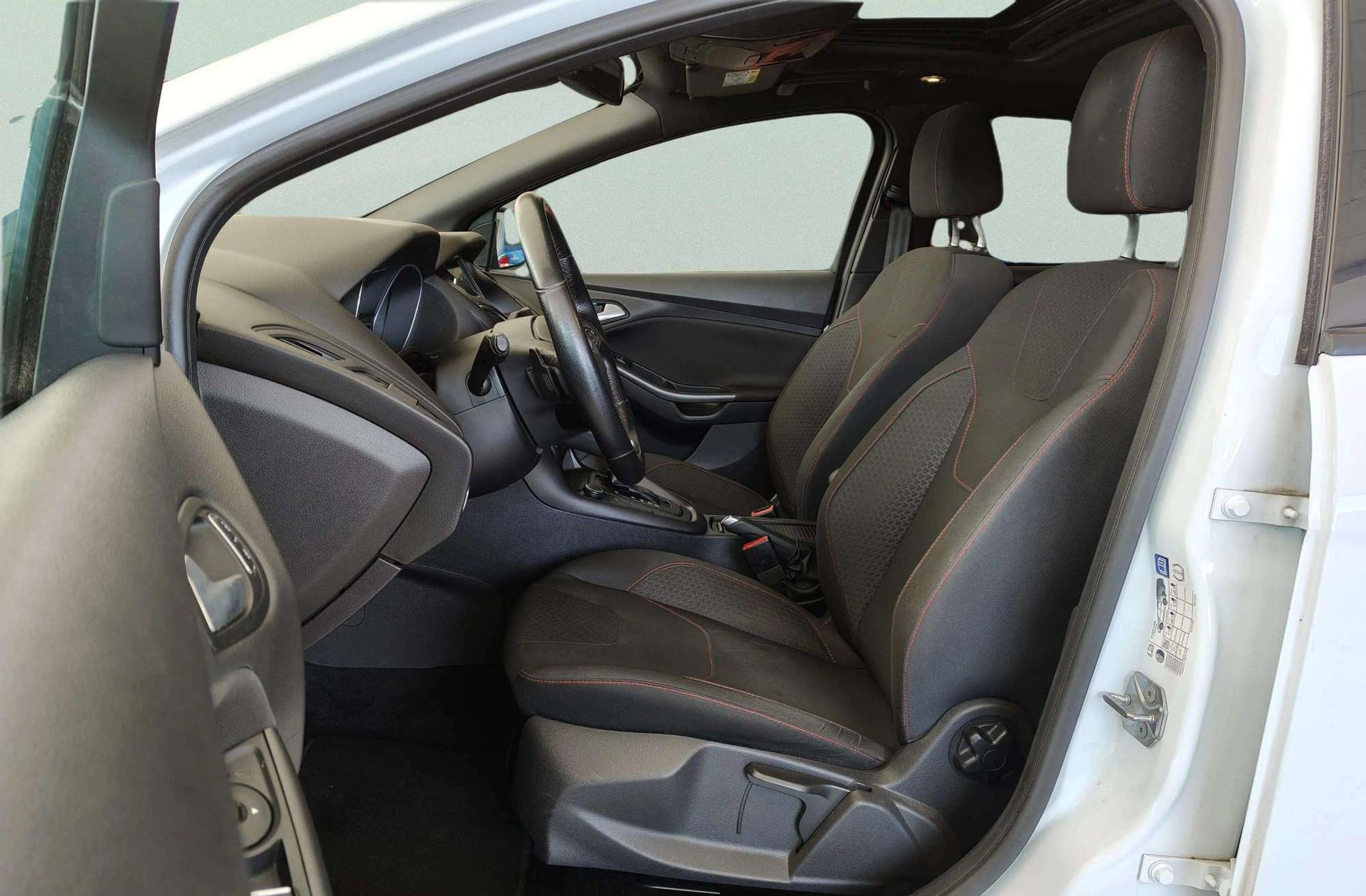 Ford Focus 1.5 EcoBoost ST-Line - foto 13