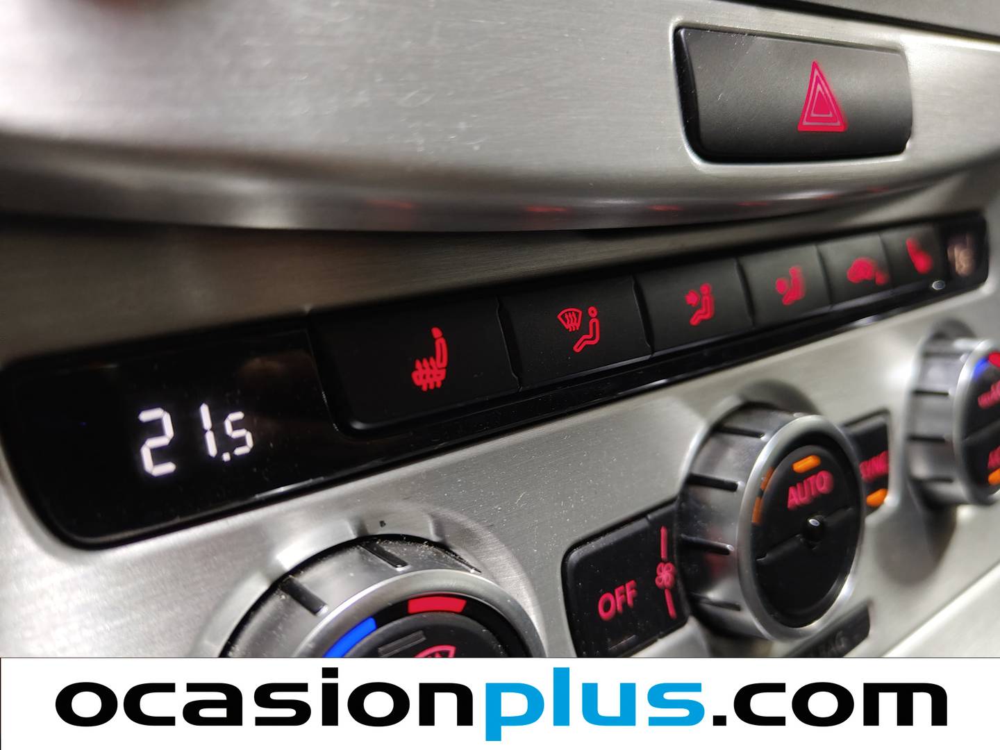 Equipamiento del Volkswagen Passat Volkswagen Passat Highline 2.0 TDI BMT (140 CV) DSG