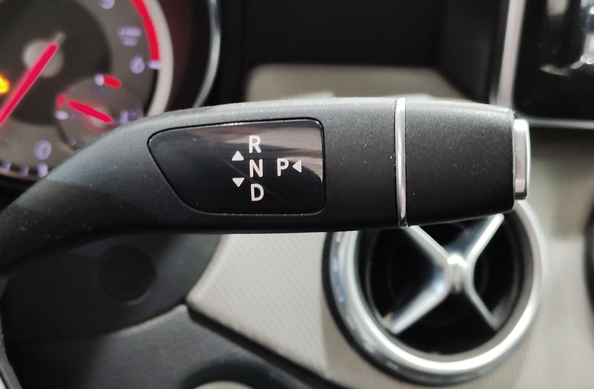 Mercedes-Benz GLA 200 CDI AMG Line - foto 5