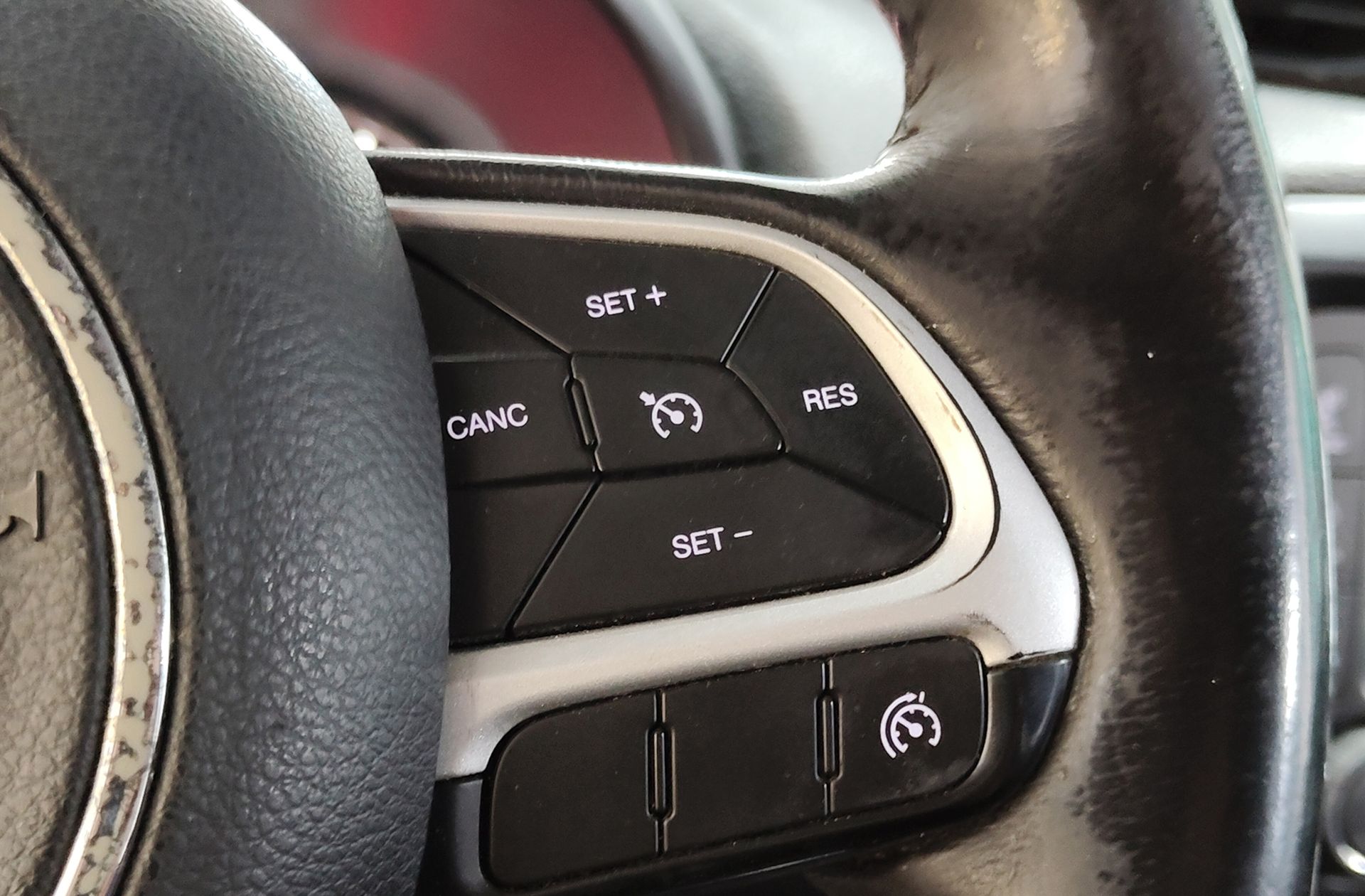 Jeep Renegade 1.4 MultiAir Longitude 4x2 - foto 23