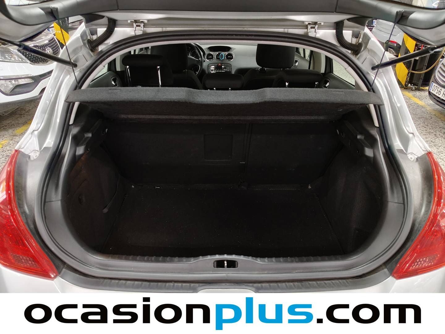 Foto trasera Peugeot 308 Peugeot 308 1.6 VTi Active (120 CV) izquierda